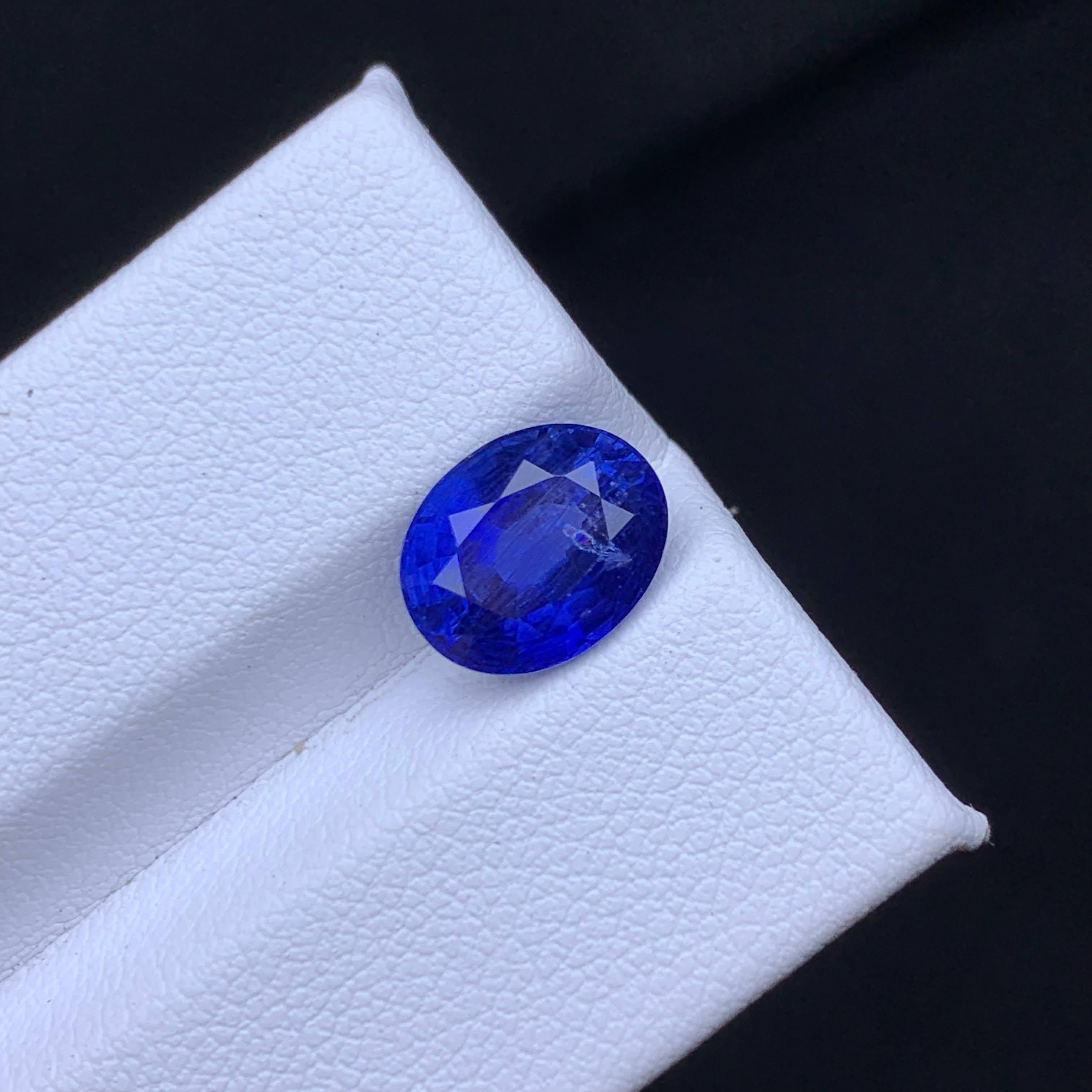 3,70 Karat Natürlicher Loser Weicher Blauer Saphir Stein Oval Schliff Sri Lanka Edelstein für Damen oder Herren im Angebot