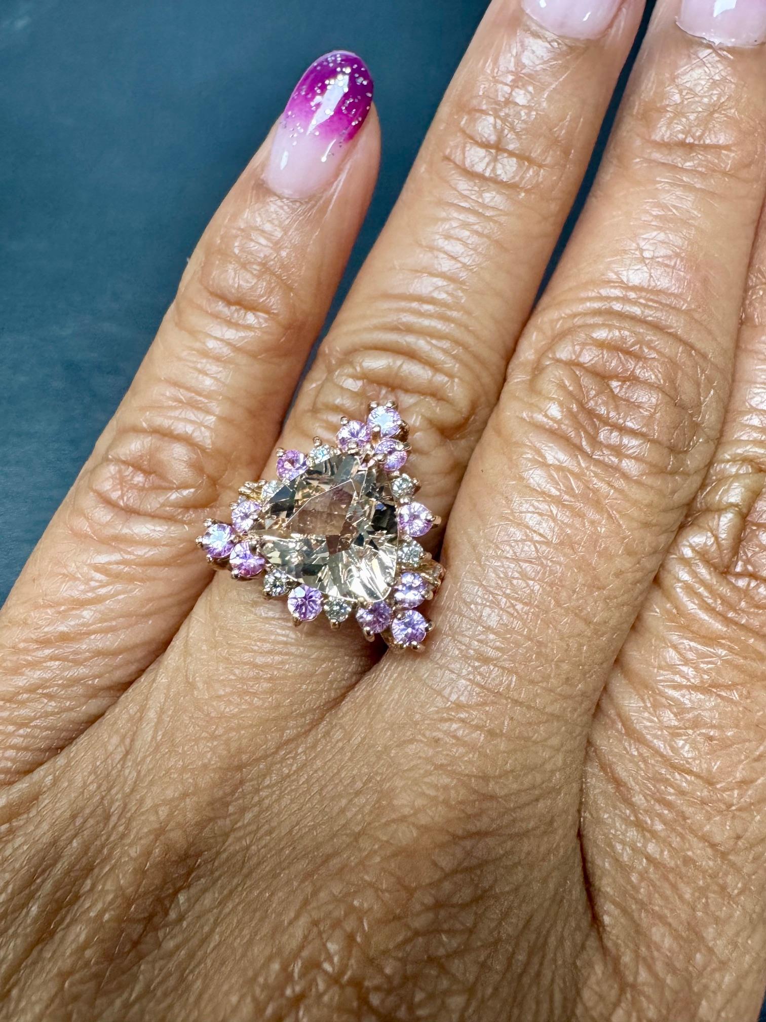 Bague cocktail en or rose avec diamant et Morganite naturelle de 3,70 carats en vente 2