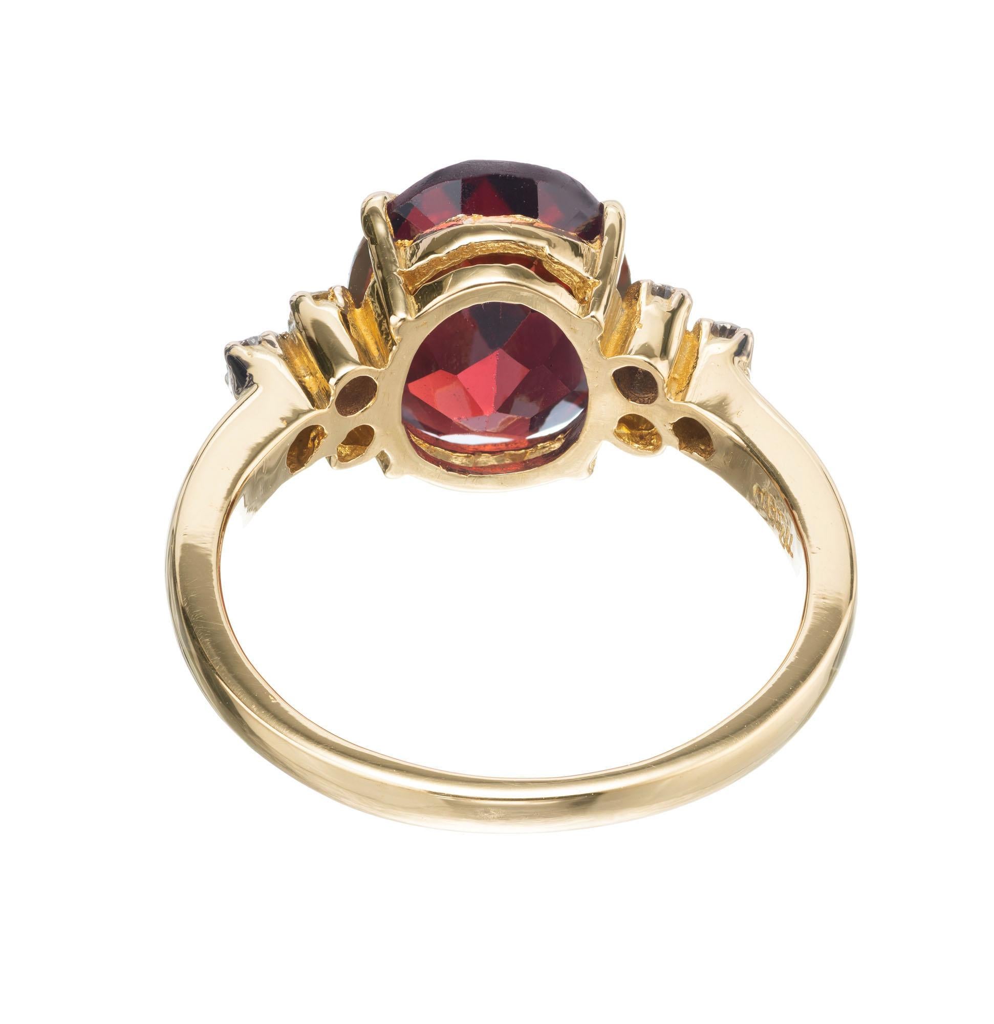 3.70 Carat Oval Garnet Diamond Yellow Gold Ring In Excellent Condition For Sale In Stamford, CT