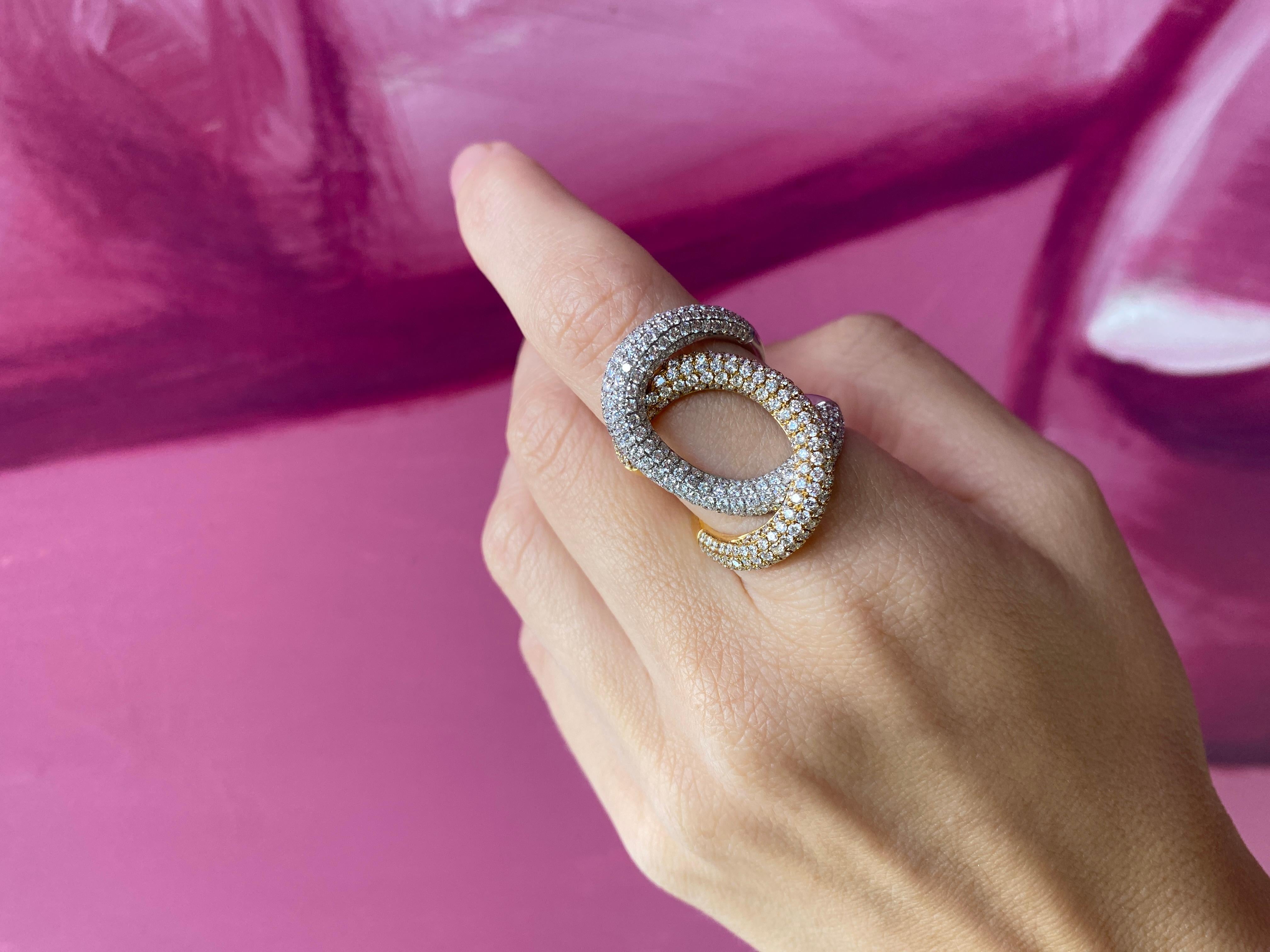Anillo Espiral de Oro Blanco y Amarillo de 18 Quilates con Diamantes Engastados de 3,70 Quilates en venta 12