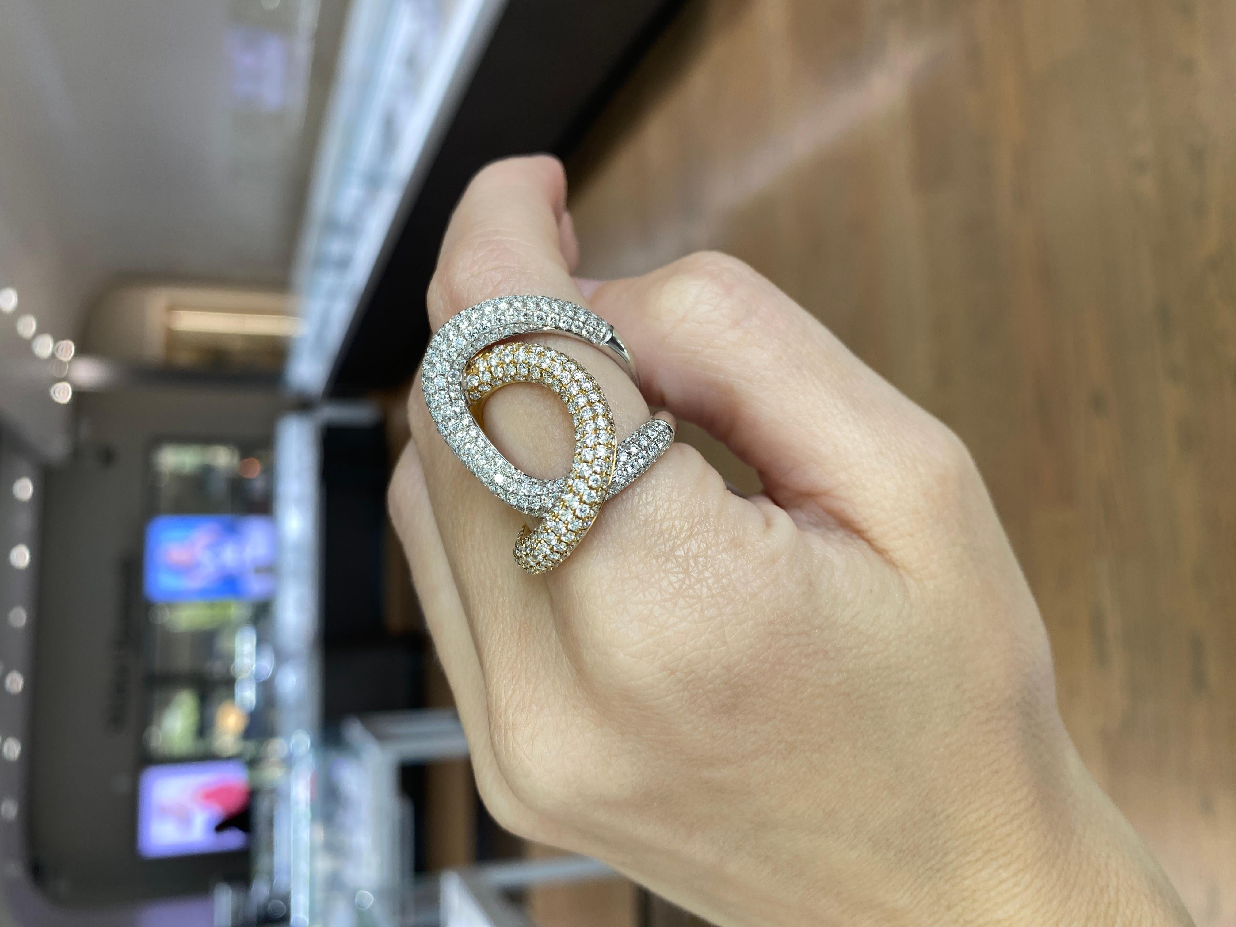 Anillo Espiral de Oro Blanco y Amarillo de 18 Quilates con Diamantes Engastados de 3,70 Quilates en venta 15