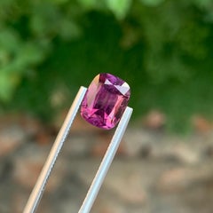 3,70 Carati Unica Gemma naturale sfaccettata di tormalina rossa rosata a forma di cuscino