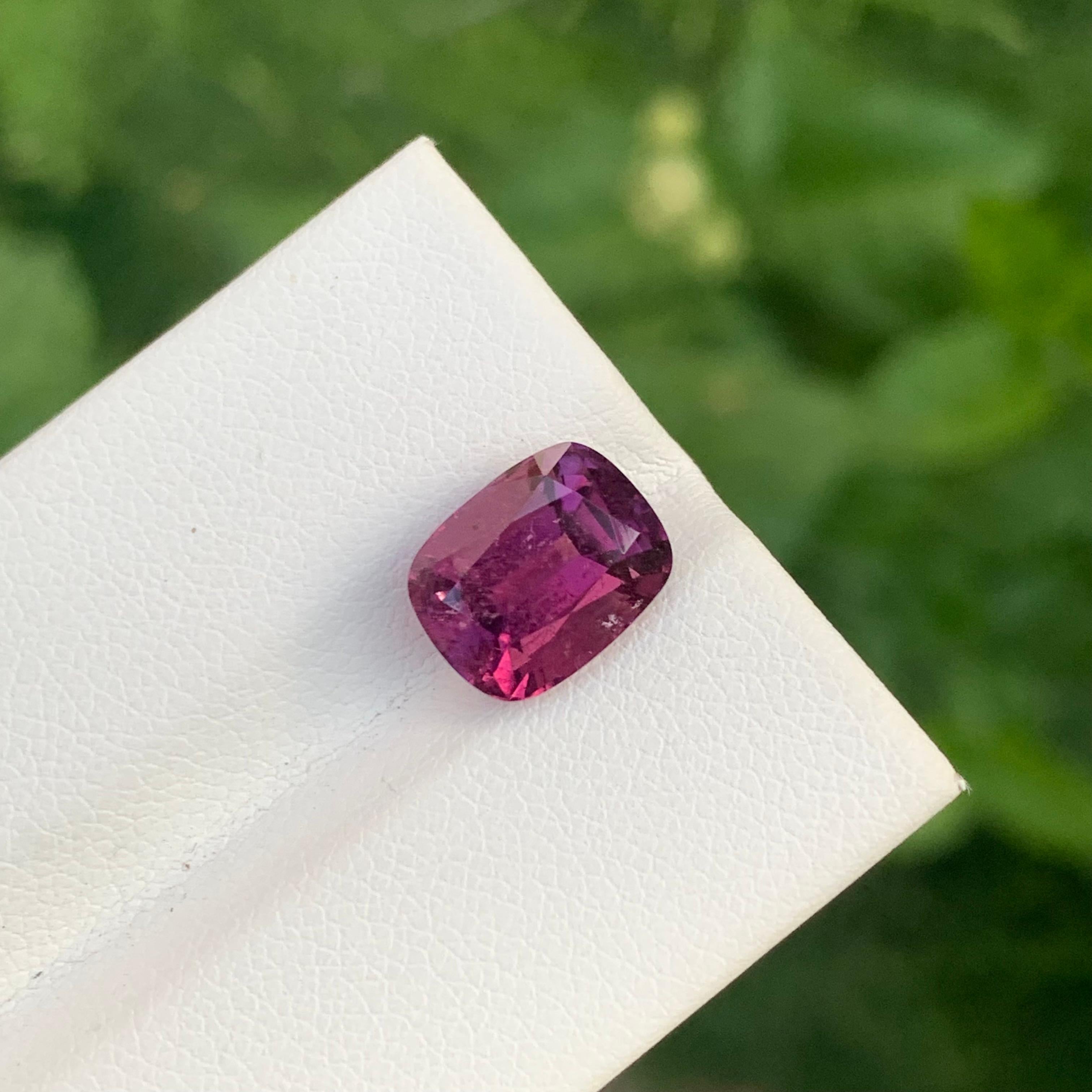 3,70 quilates gema natural única facetada de turmalina roja rosácea en forma de cojín en Nuevo estado para la venta en Peshawar, PK