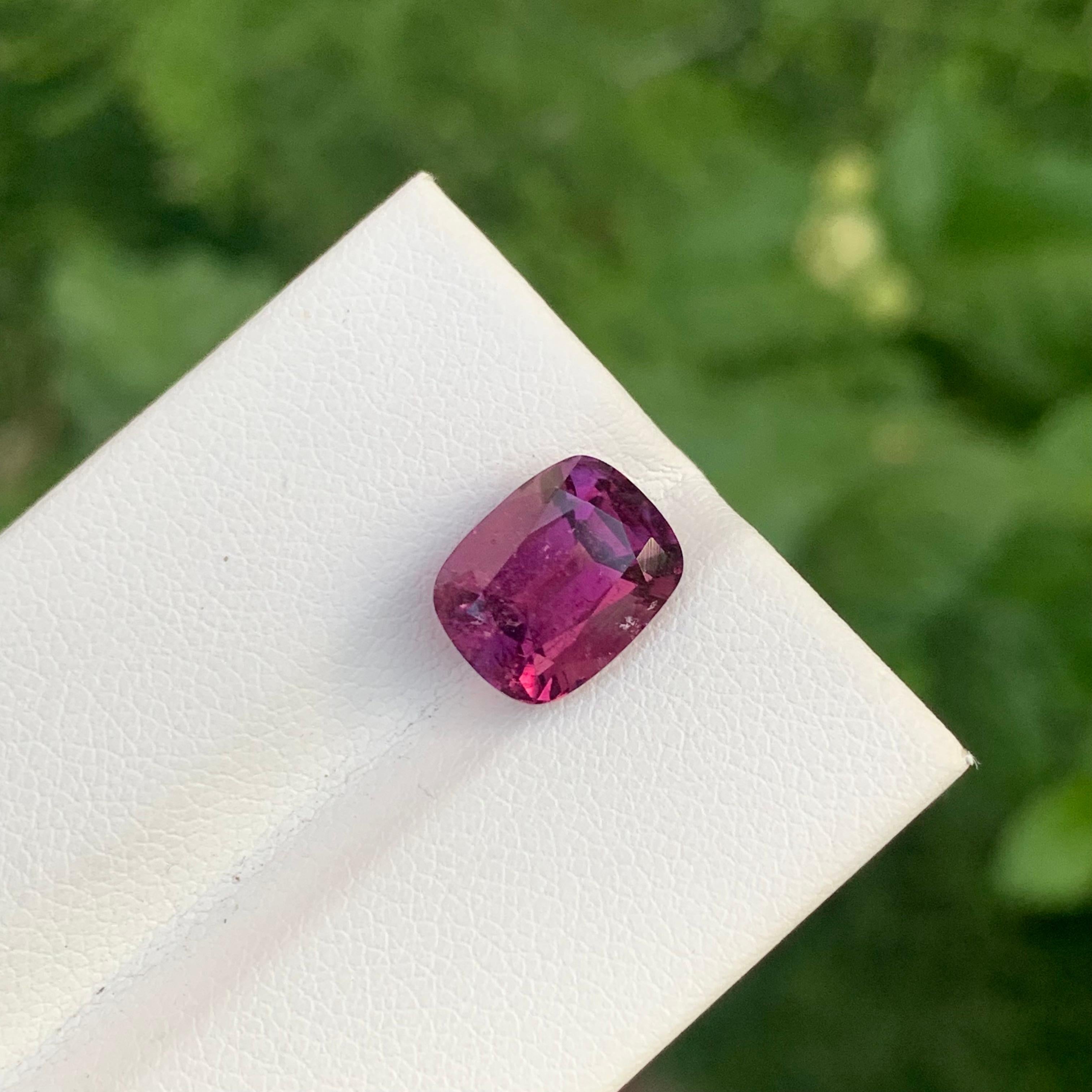 Femenino o masculino 3,70 quilates gema natural única facetada de turmalina roja rosácea en forma de cojín en venta