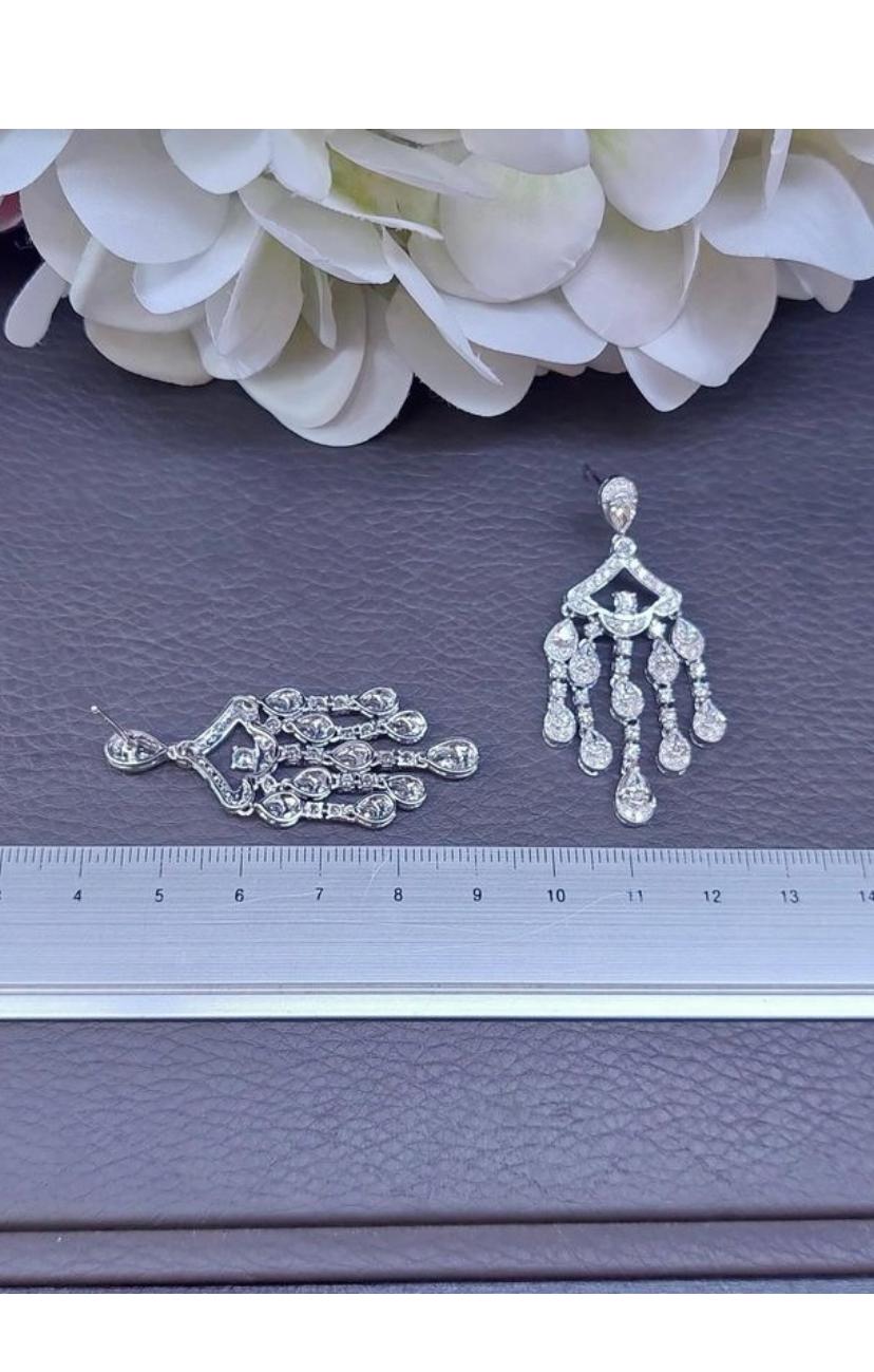 Orecchini con diamanti naturali da 3,70 carati in oro 18 carati in vendita 3