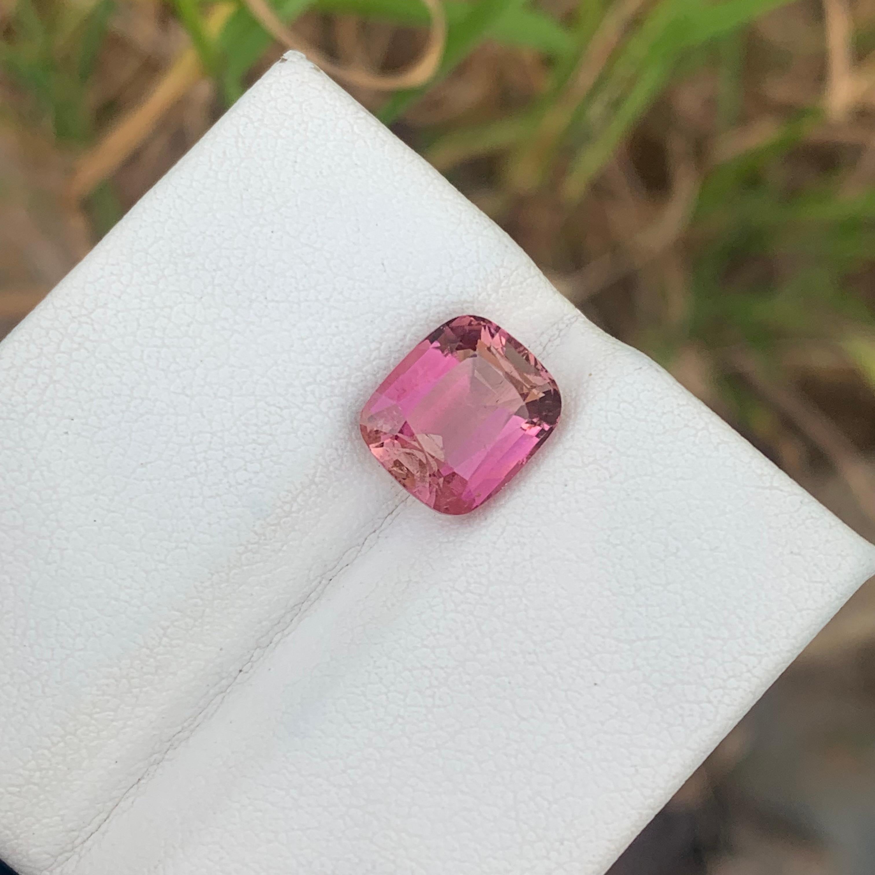 3.70 Carats Natural Loose Pink Tourmaline Peach Color Shade For Ring Jewellery  For Sale 3
