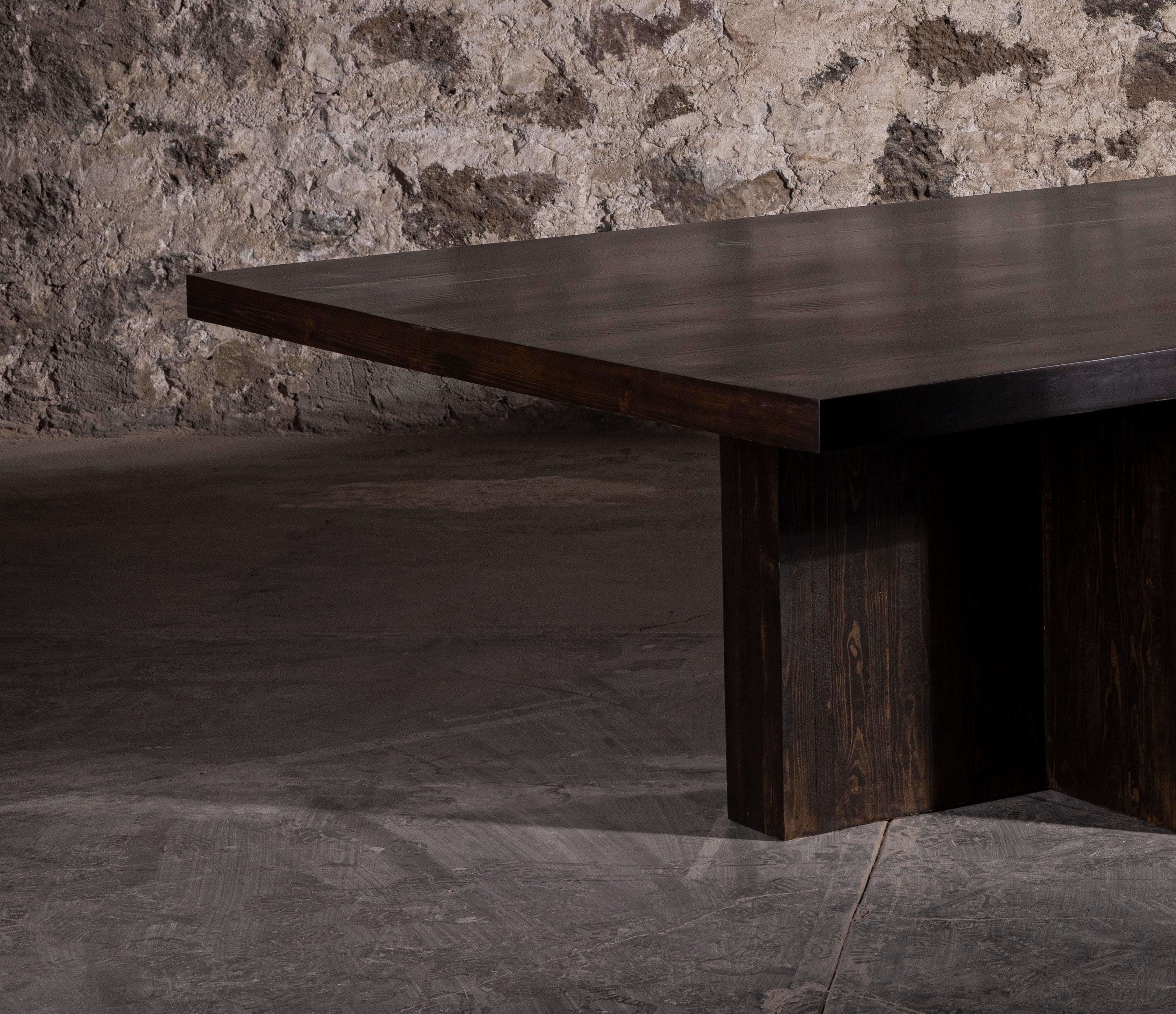 Mexicain 3702 Table de salle à manger en chêne et pin massif par No Age Studio en vente