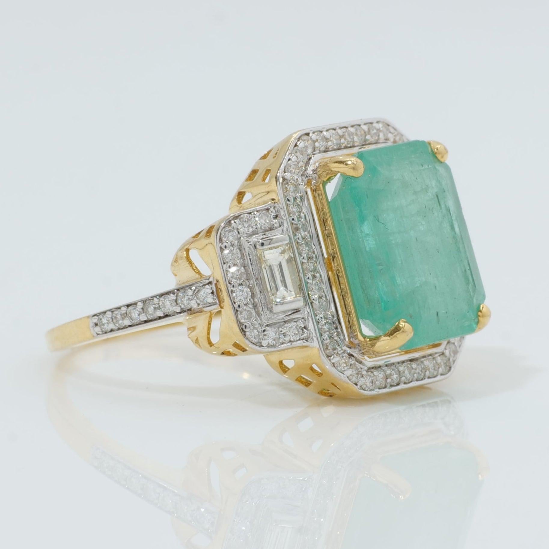 Anillo de diamantes con gema esmeralda de 3,70 ct en oro macizo de 14k (certificado) en Nuevo estado para la venta en New Delhi, DL