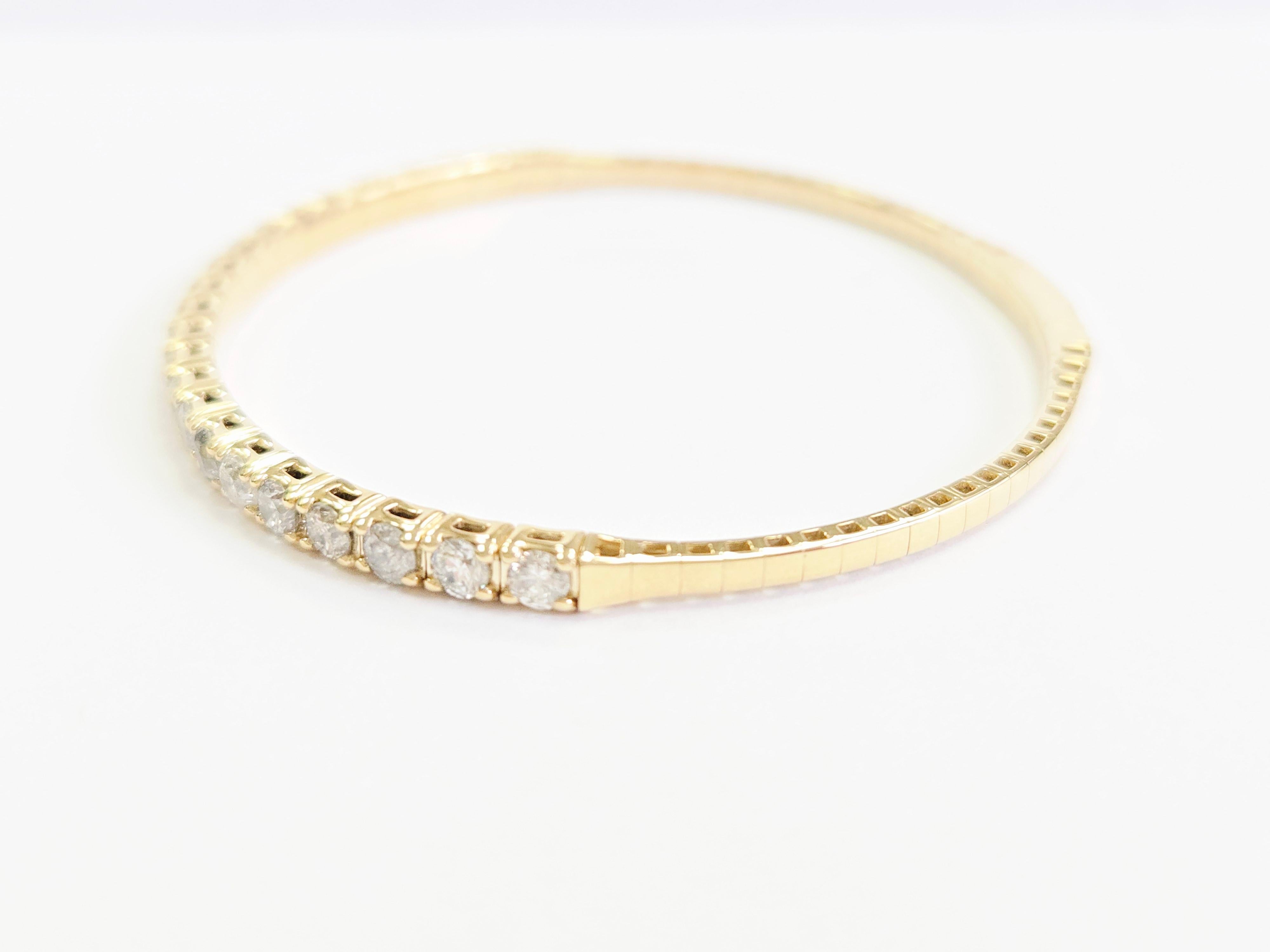 3.71 Carat Flexible Bangle Natural Diamond Yellow Gold 14 Karat en venta 2