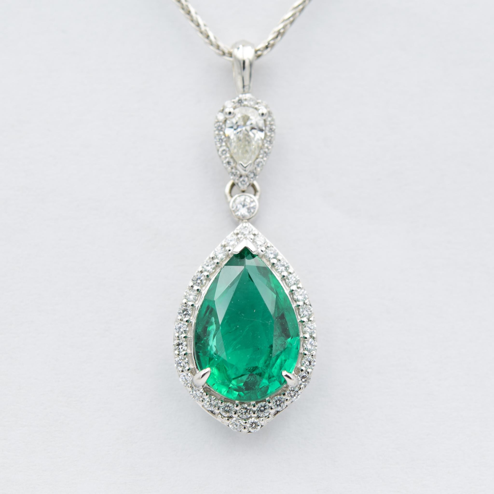 3.71 Carat Pear Shaped Emerald & Diamonds Pendant in 18K White Gold In New Condition In Carmel, IN