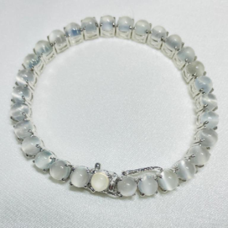 37.1 Carat Round Moonstone Tennis Classic Bracelet for Mom in Sterling Silver In New Condition For Sale In New York, NY