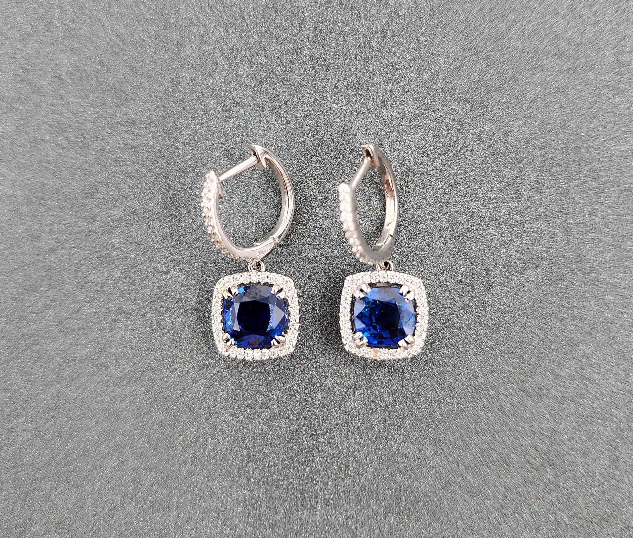 Women's or Men's 3.71 ct Natural Sapphire & Diamond Earrings For Sale
