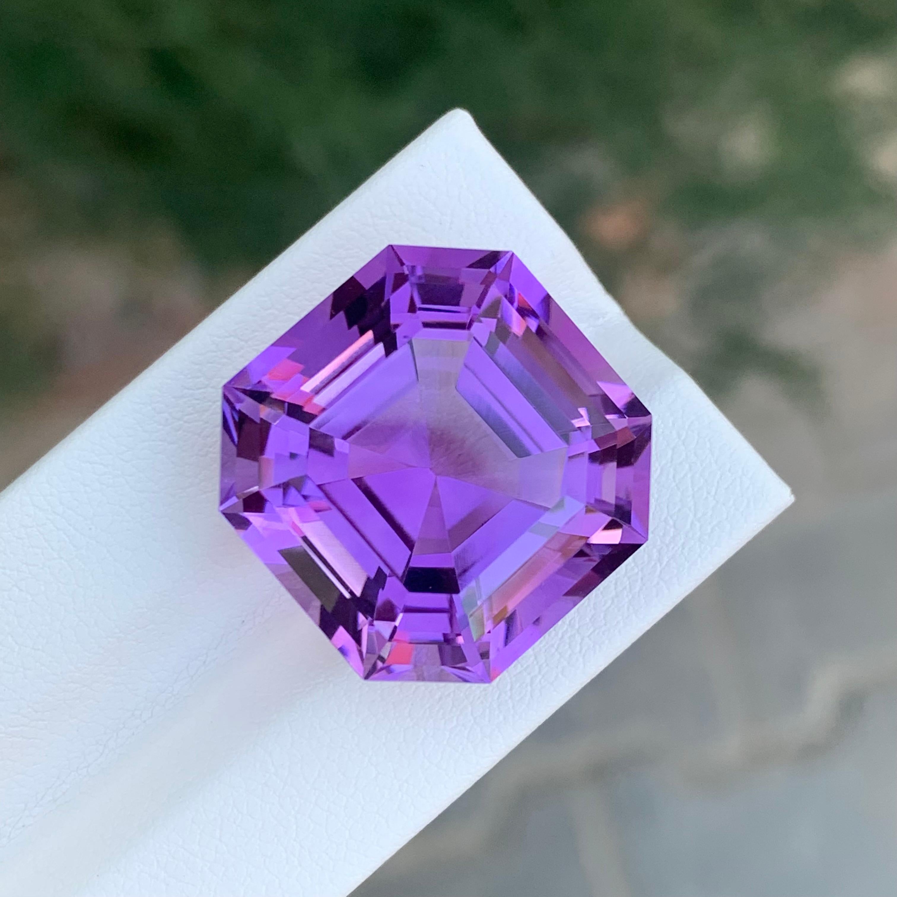 37.15 Carat Natural Loose Amethyst Octagon Shape Gemstone (Améthyste en vrac en forme d'octogone) en vente 5