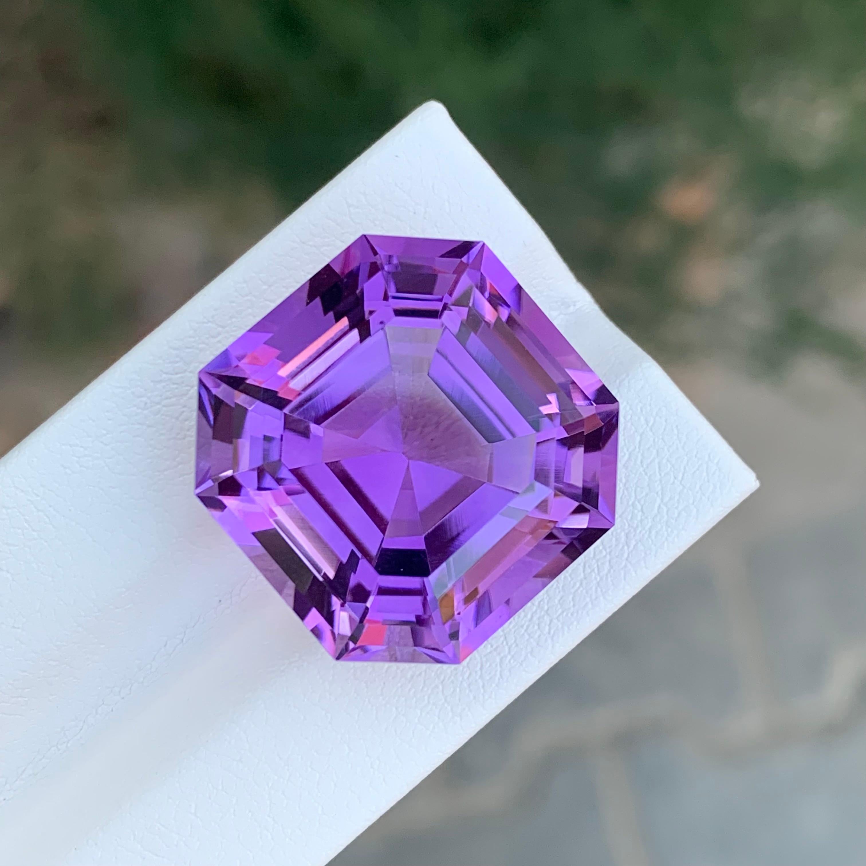 37.15 Carat Natural Loose Amethyst Octagon Shape Gemstone (Améthyste en vrac en forme d'octogone) en vente 7