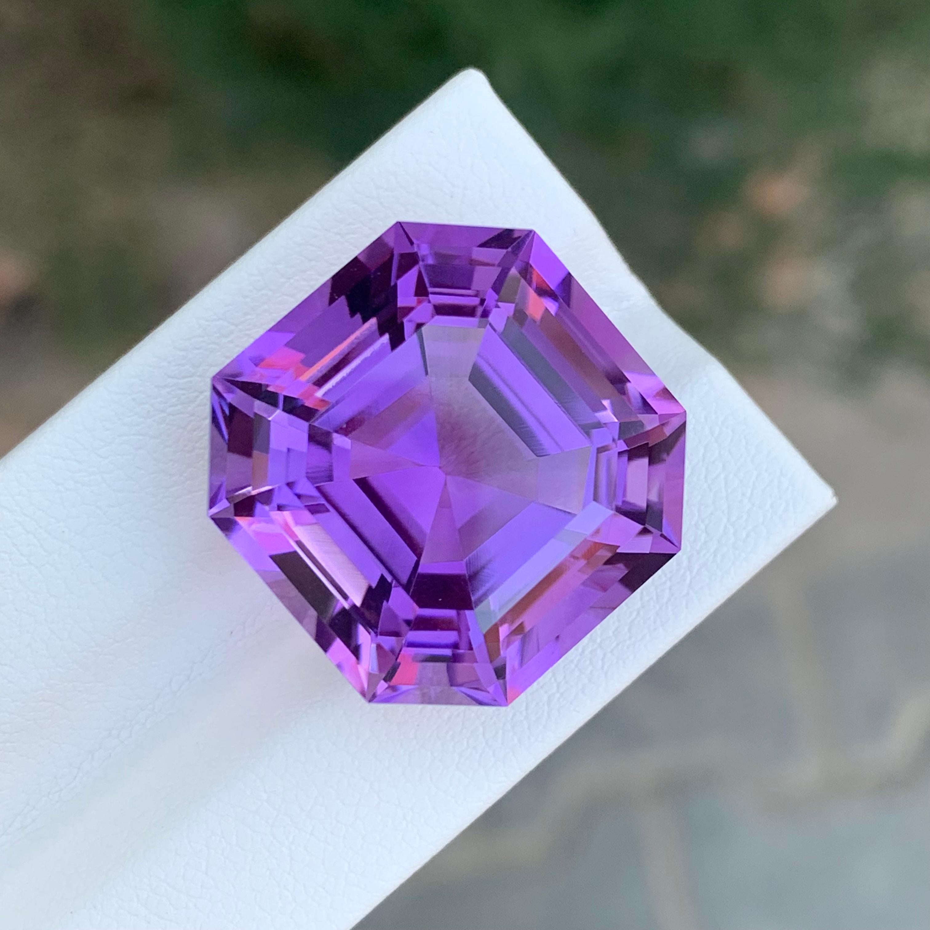 37.15 Carat Natural Loose Amethyst Octagon Shape Gemstone (Améthyste en vrac en forme d'octogone) en vente 1