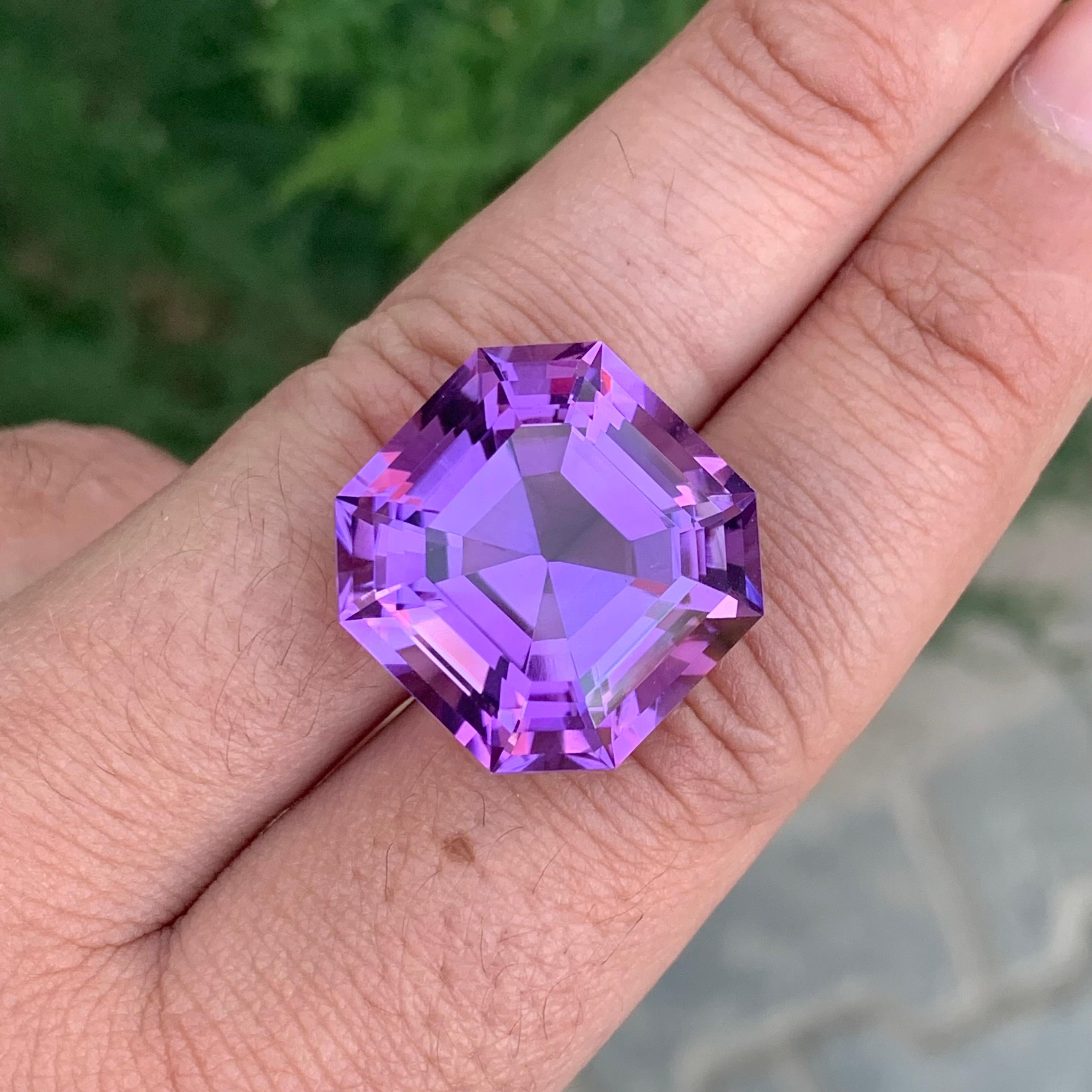 37.15 Carat Natural Loose Amethyst Octagon Shape Gemstone (Améthyste en vrac en forme d'octogone) en vente 2