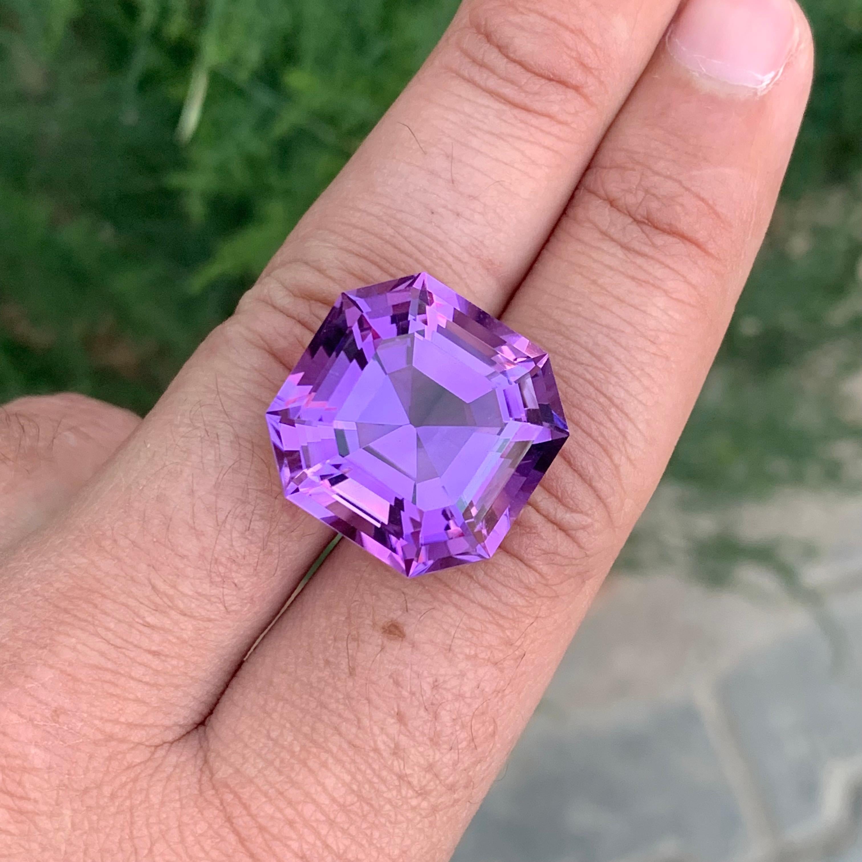 37.15 Carat Natural Loose Amethyst Octagon Shape Gemstone (Améthyste en vrac en forme d'octogone) en vente 3