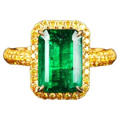 3.71ct Vivid Green Emerald and Yellow Diamond Ring in 18k Gold