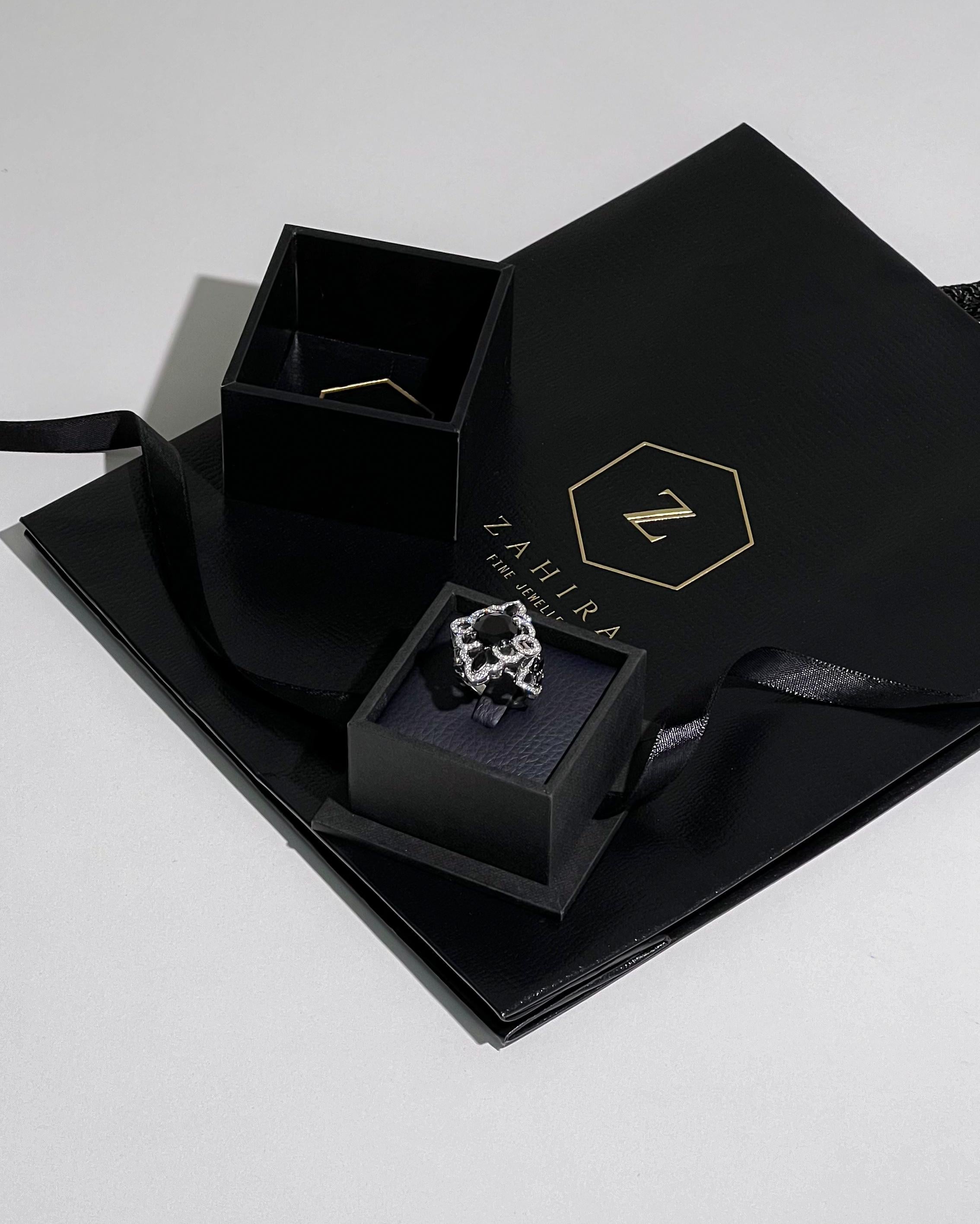 3,72 Karat Schwarzer Spinell und Diamantring aus 18k Weißgold im Angebot 1