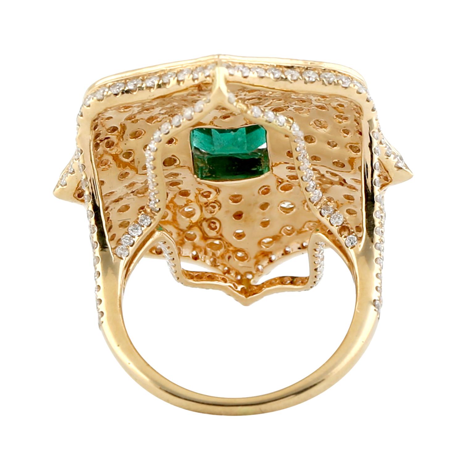 Emerald Cut 3.72 Carat Diamond 2.51 Carat Emerald 14 Karat Gold Taj Ring For Sale