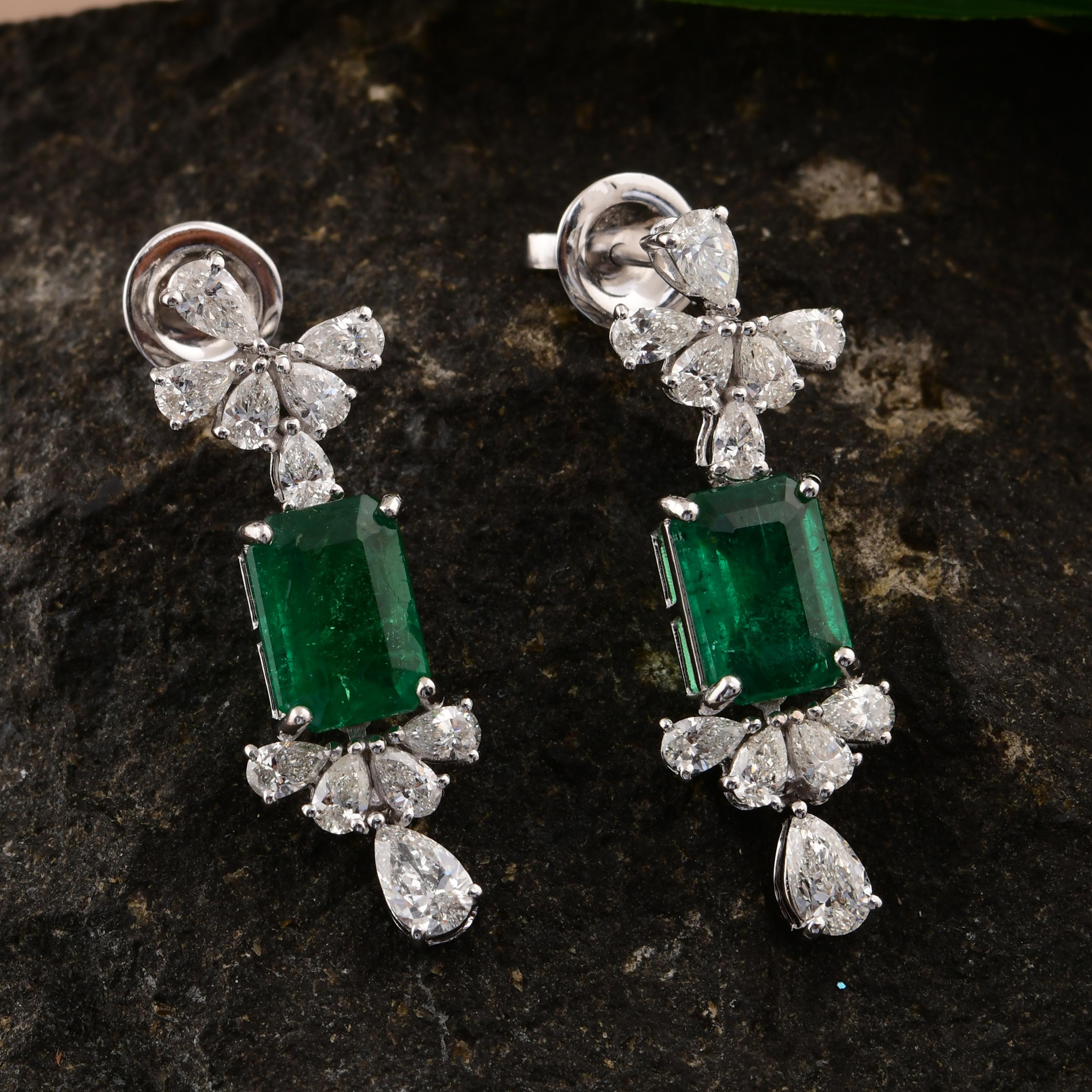 3,72 Karat sambischer Smaragd 2,20 Karat SI/H Diamant 14 Karat Weißgold Ohrringe (Moderne) im Angebot