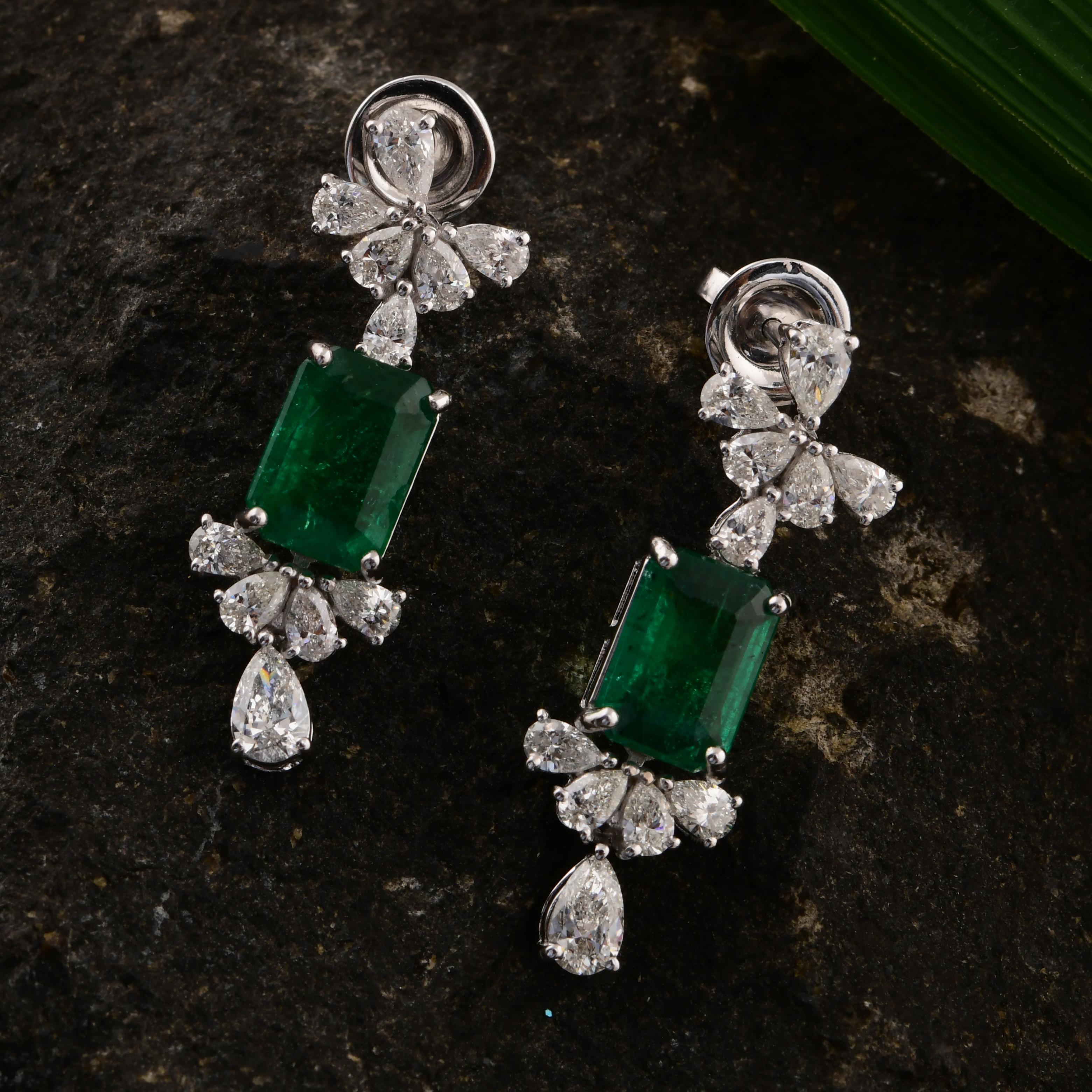 3,72 Karat sambischer Smaragd 2,20 Karat SI/H Diamant 14 Karat Weißgold Ohrringe (Smaragdschliff) im Angebot