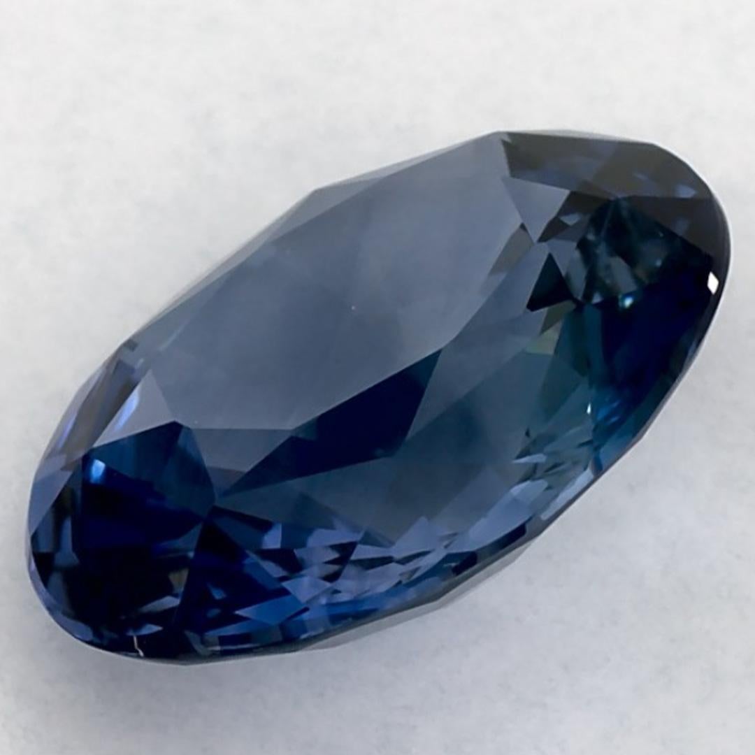 3.72 Karat Blauer Saphir Oval Loser Edelstein im Angebot 3