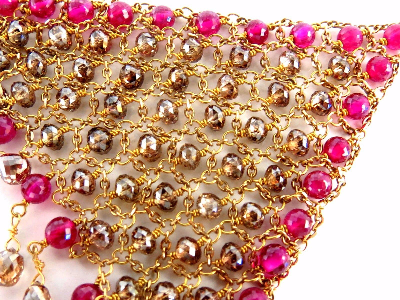 Pendants d'oreilles en maille de rideau en or 18 carats avec diamants briolette de couleur naturelle de 37,20 carats Unisexe en vente
