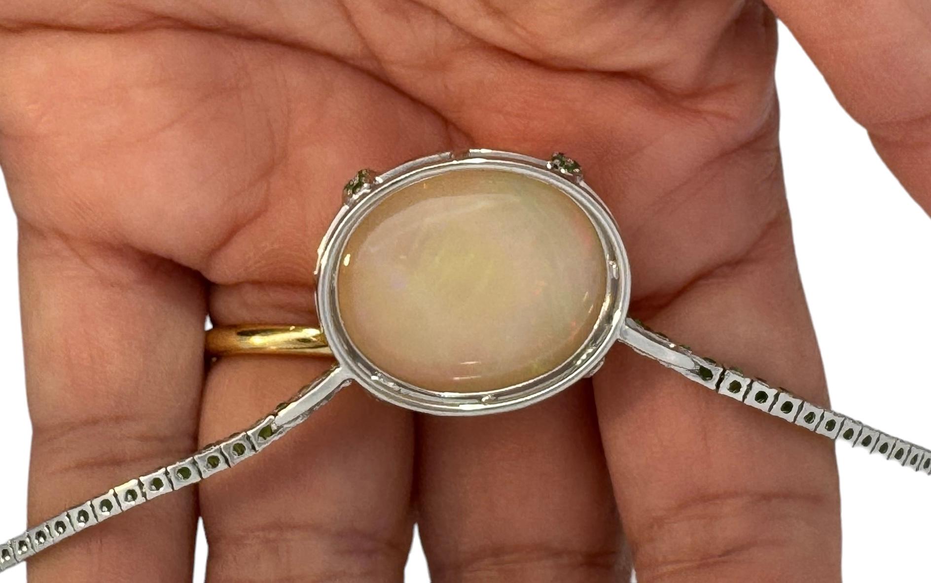 Collana di opale etiope e tsavorite da 37,23 carati in vendita 3