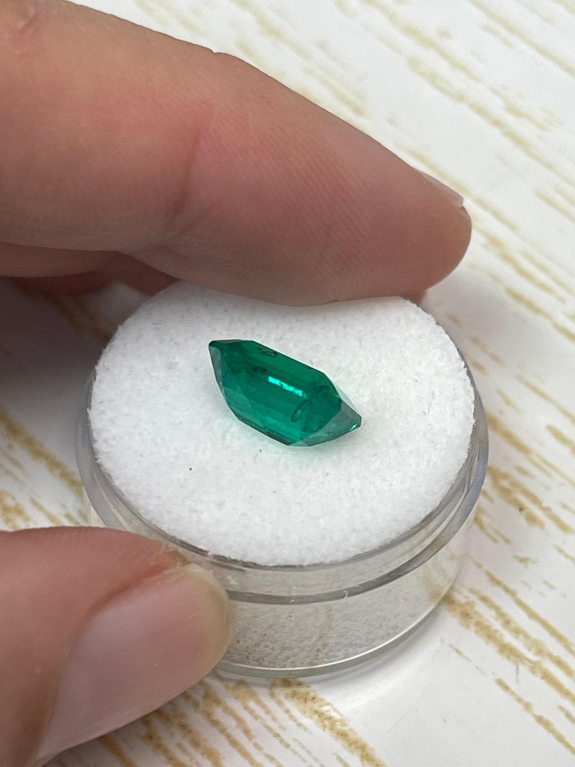 3.72ct AAA+ Perfect Green Freckled Colombian Emerald 11x9mm Emerald Cut May For Sale 2