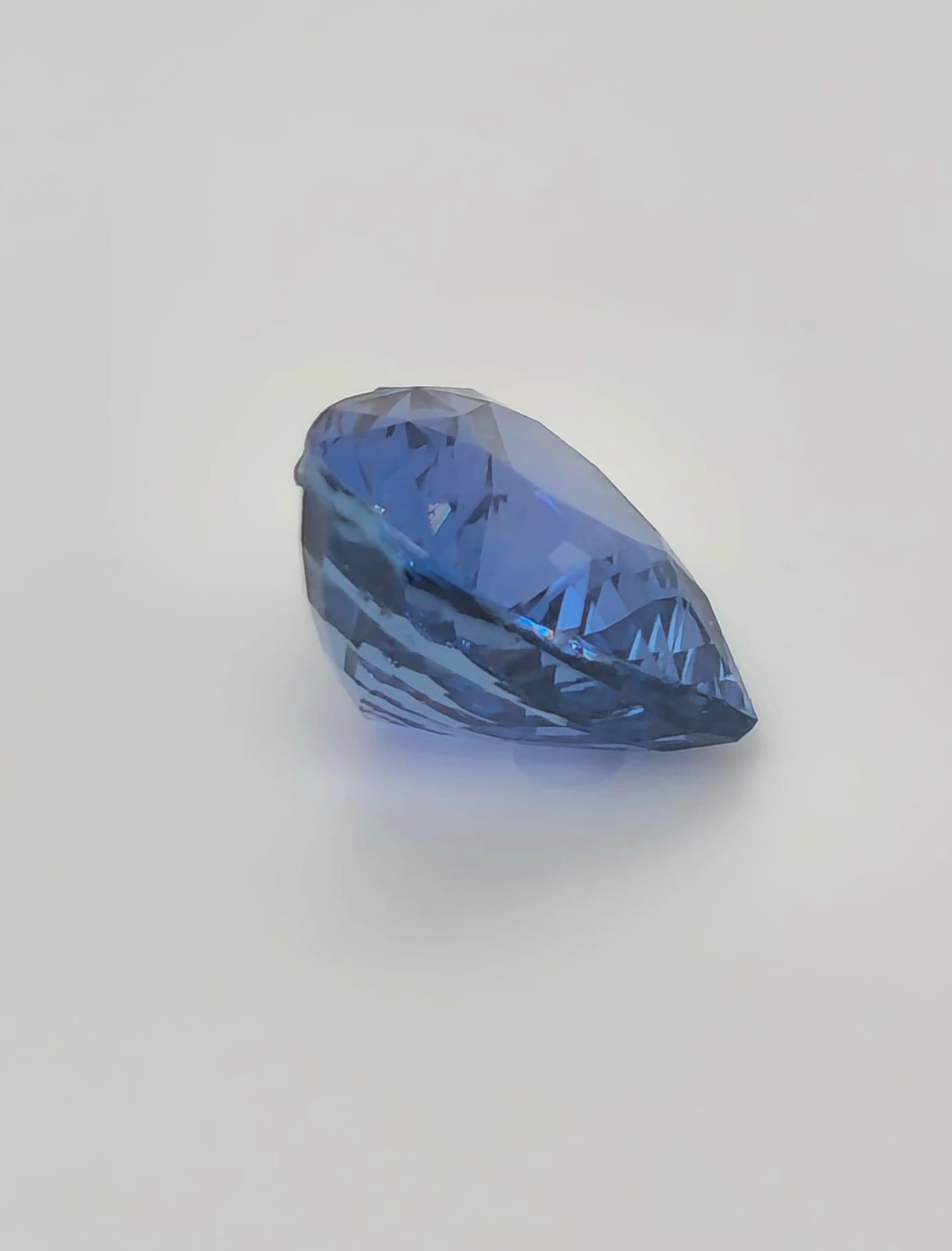 3.72ct Bleu Heart Shaped Sri Lankan Natural Sapphire (No Heat) Certified By GRS In New Condition For Sale In Antwerpen, BE
