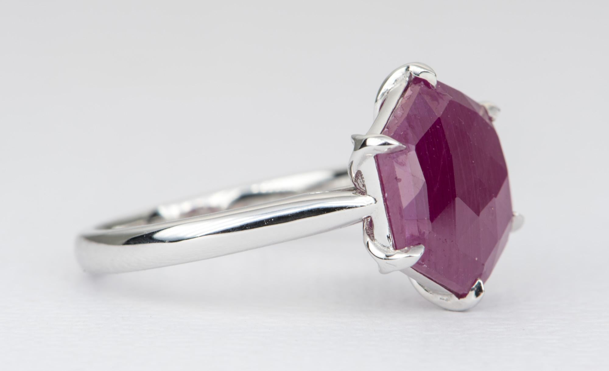 ♥  A stunning ring featuring a hexagon-shaped rose cut ruby in a tulip-like 6-prong setting
♥  Securely set on 14K white gold
♥  The overall setting measures 11.25mm in width, 13.8mm in length, and sits 5.6mm tall from the finger

♥  Ring size: US 7