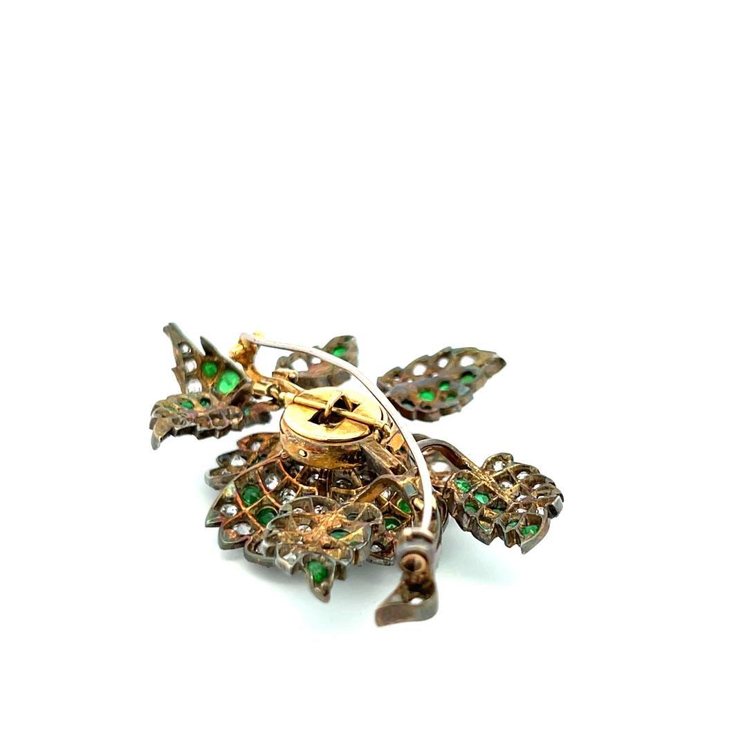 3,72ct Old European Cut Diamant & 2,45ct Smaragd Brosche in 18K Weißgold/Silber im Angebot 6