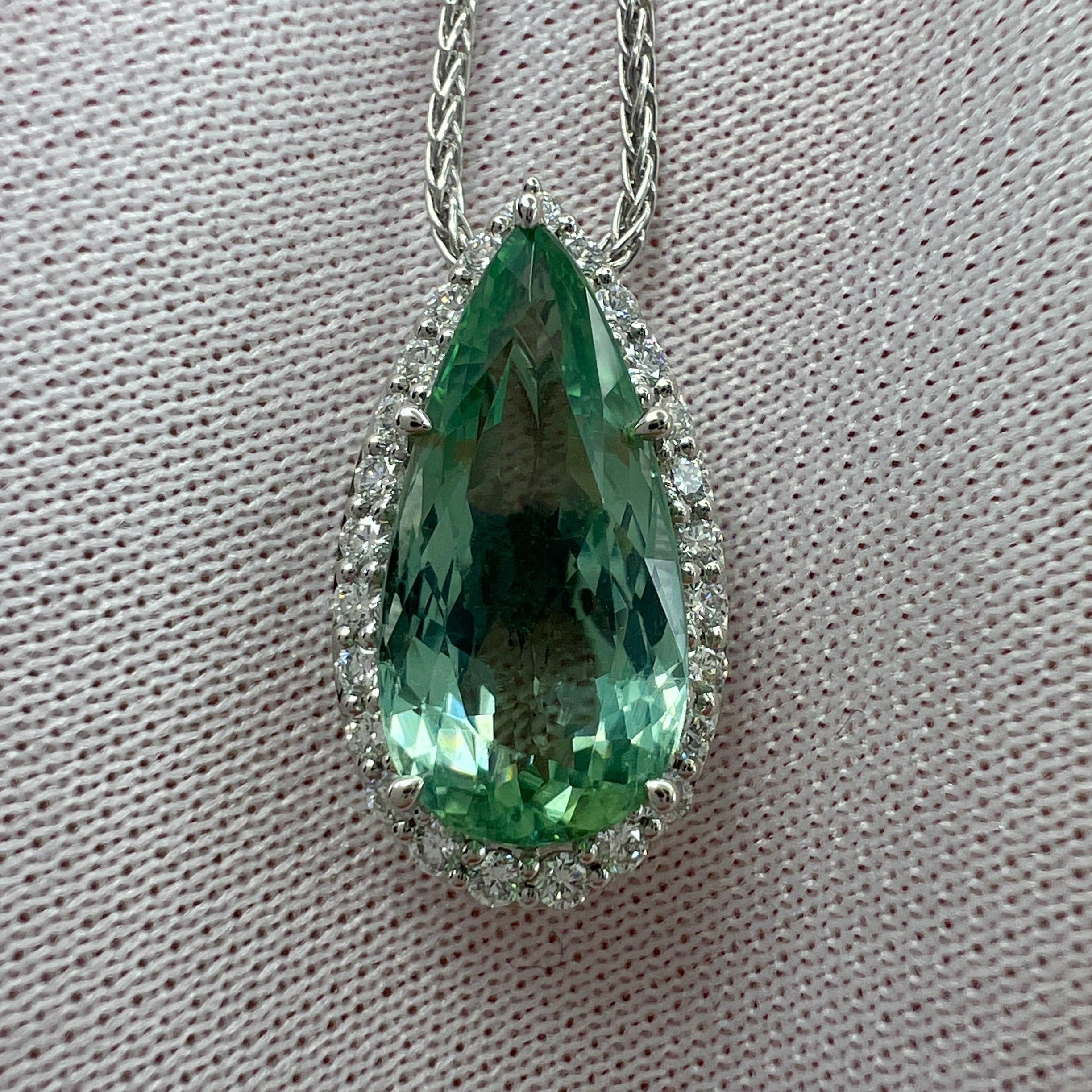 Taille poire 3.72ct Vivid Green Pear Cut Tourmaline Diamond Platinum Halo Pendant Necklace en vente