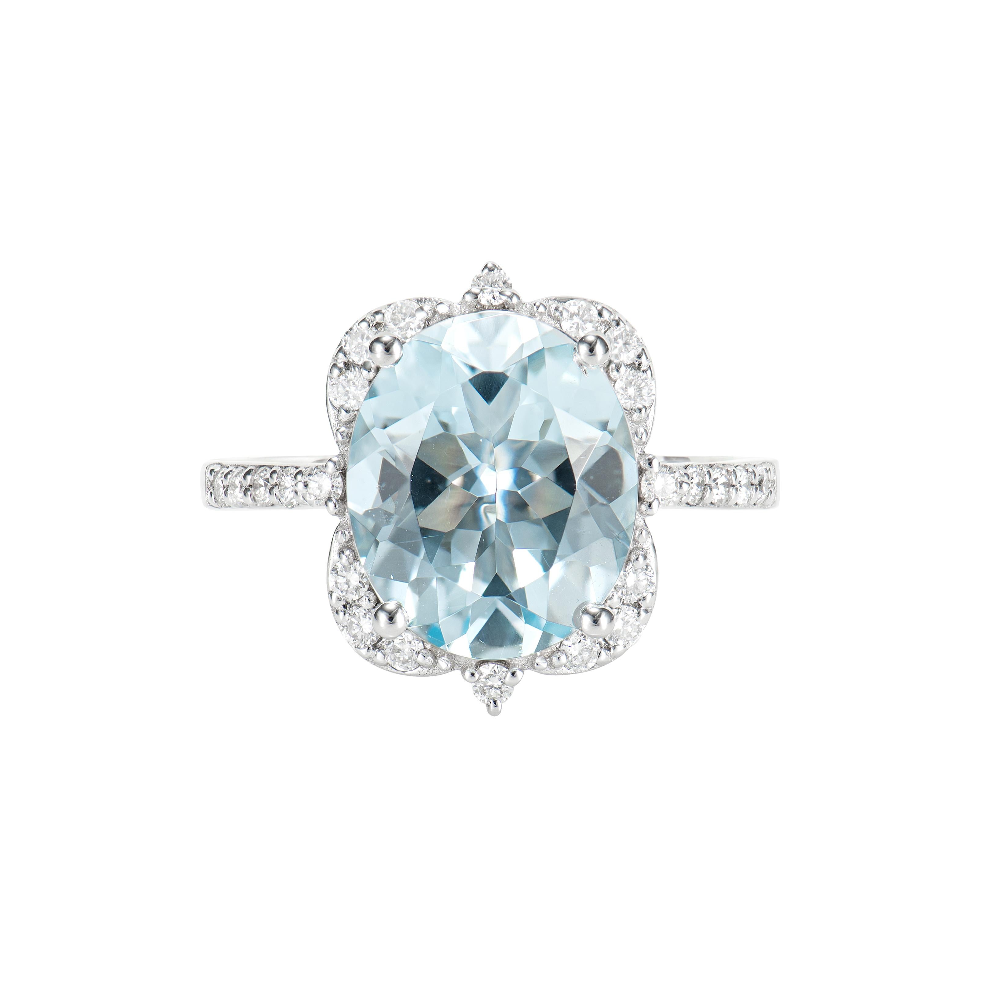 Contemporary 3.73 Carat Aquamarine Elegant Ring in 18 Karat White Gold with White Diamond. For Sale