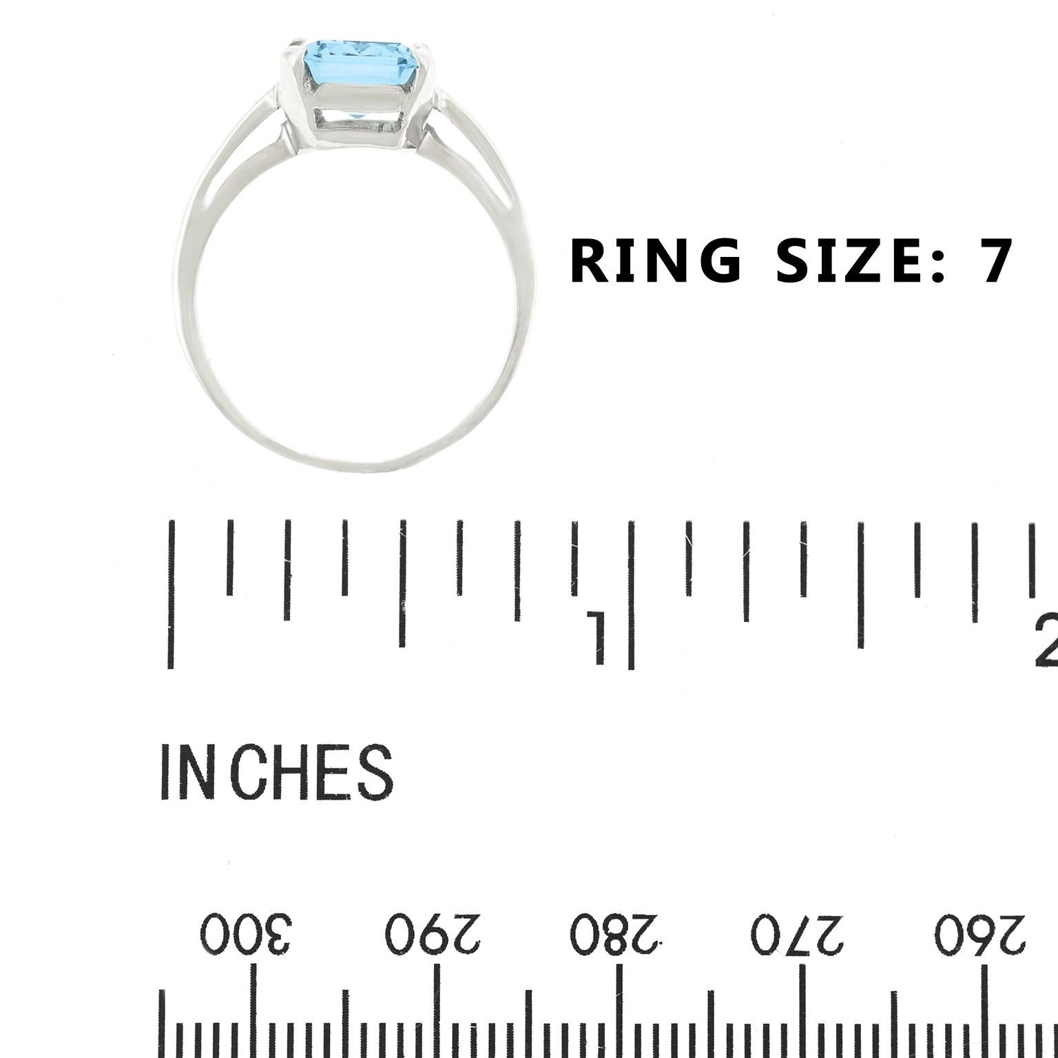 3.73 Carat Aquamarine Set Gold Ring 2