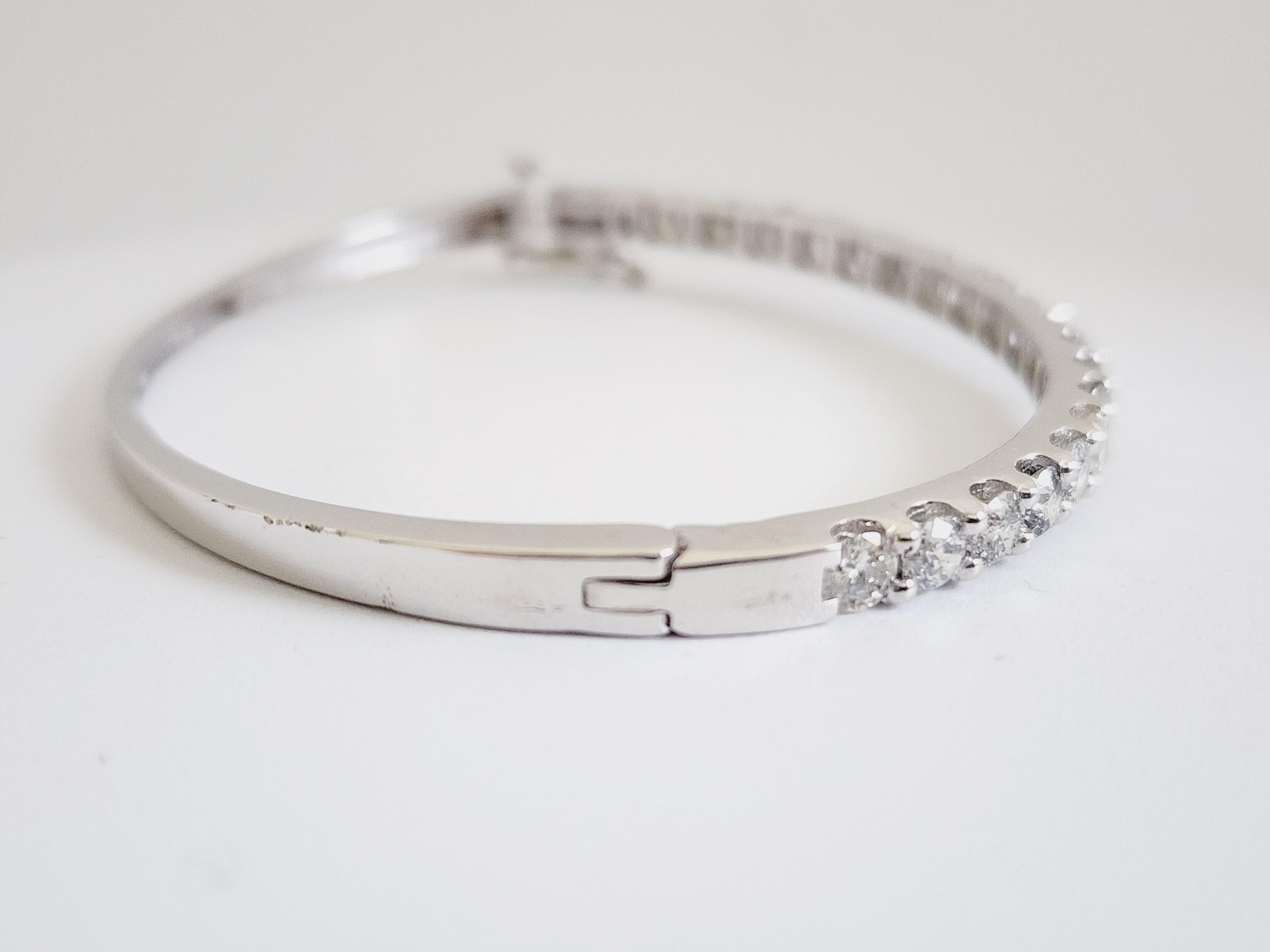 3.73 Carat Bangle White Gold 14 Karat Bracelet For Sale 2