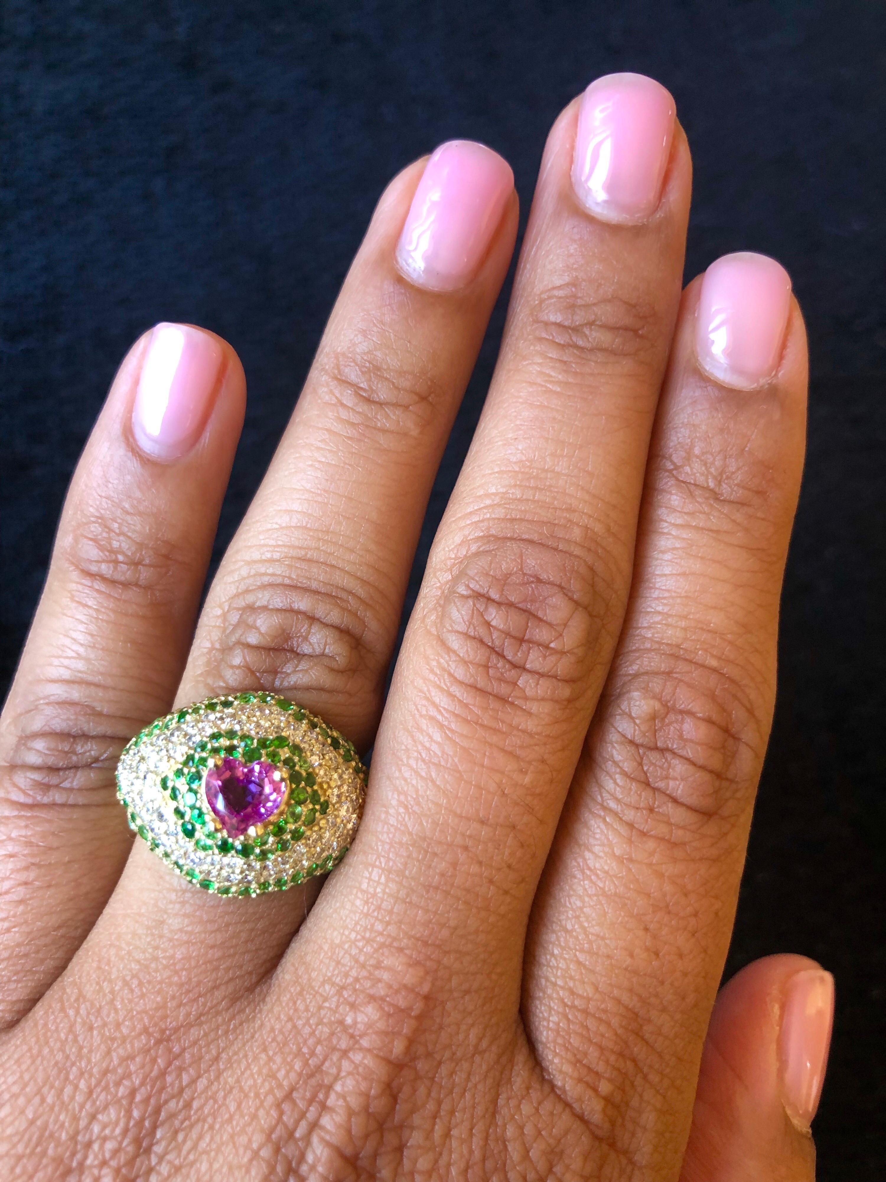 3.73 Carat Pink Sapphire Tsavorite Diamond 18 Karat Yellow Gold Ring In New Condition In Los Angeles, CA