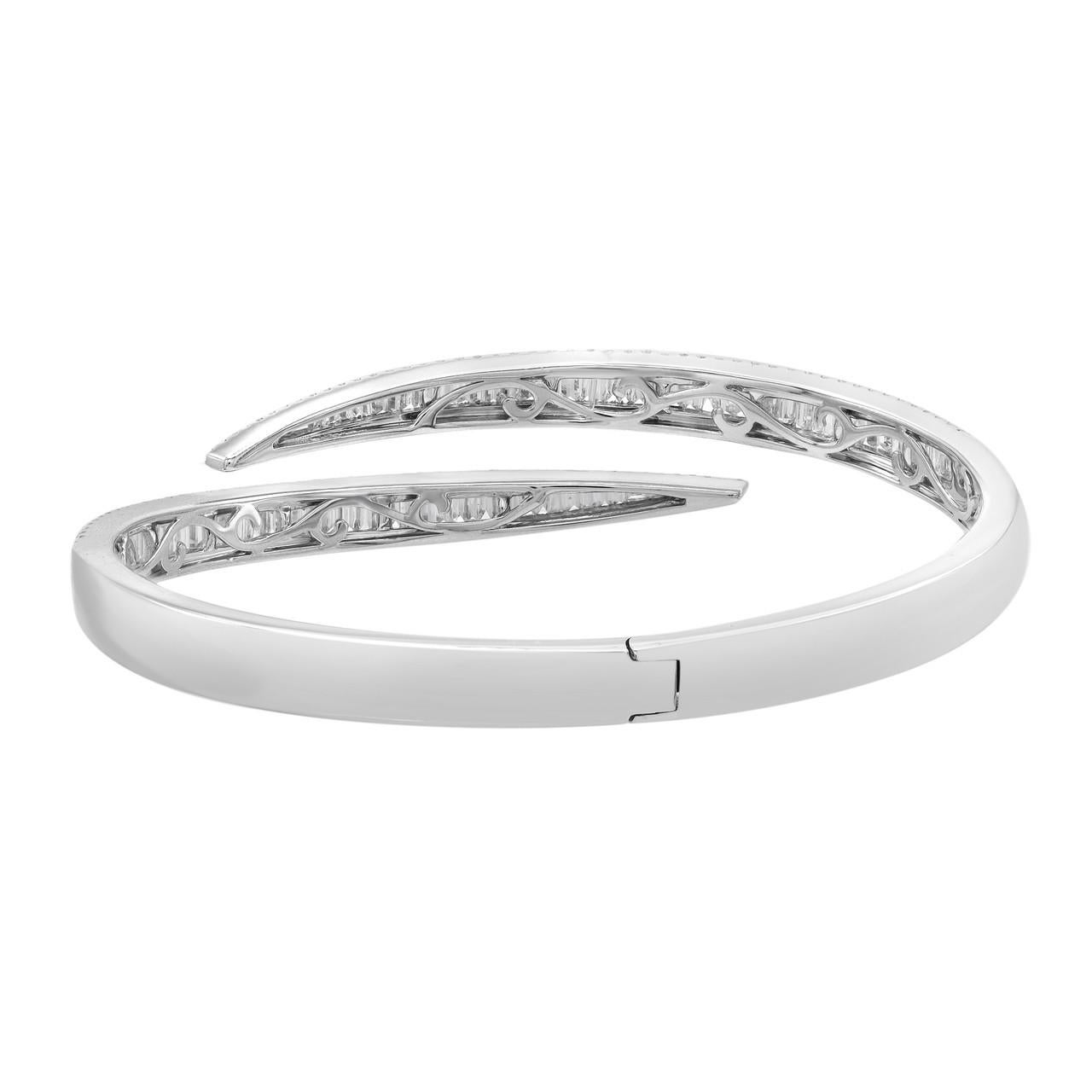 Modern 3.73 Carat Round and Baguette Diamond Bangle 18K White Gold  For Sale