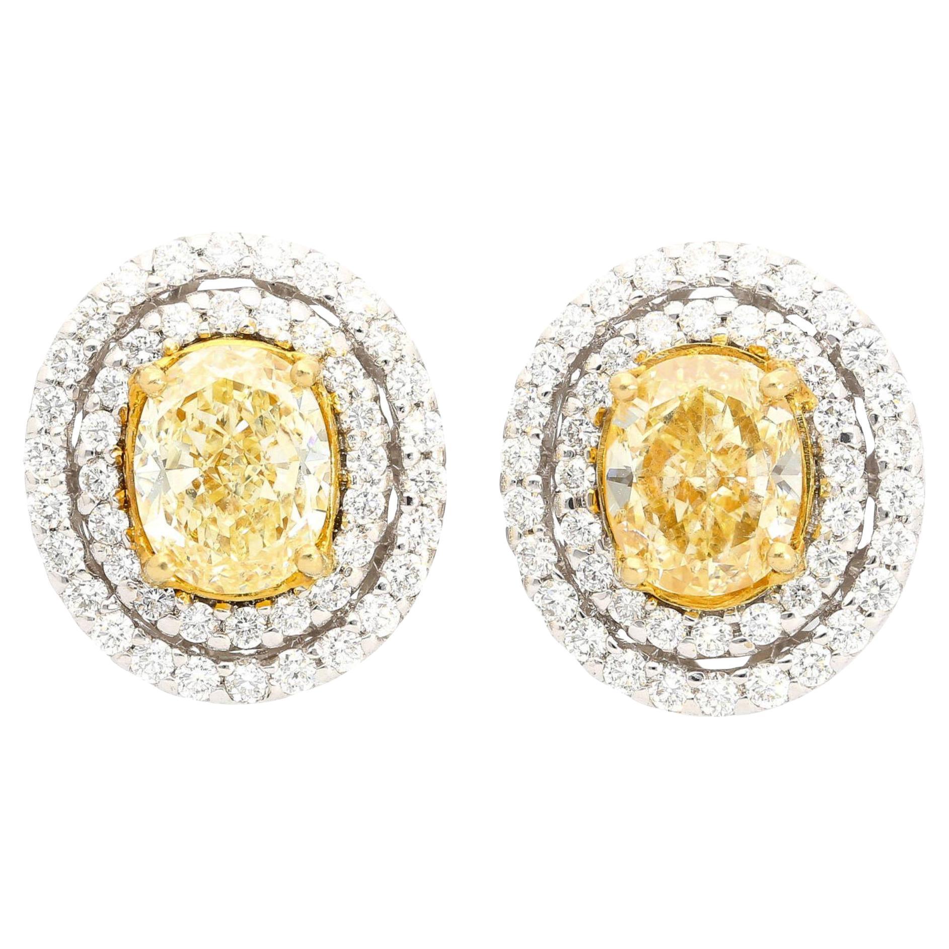 Orecchini a perno con doppio diamante giallo Fancy da 3,73 carati TW con taglio ovale