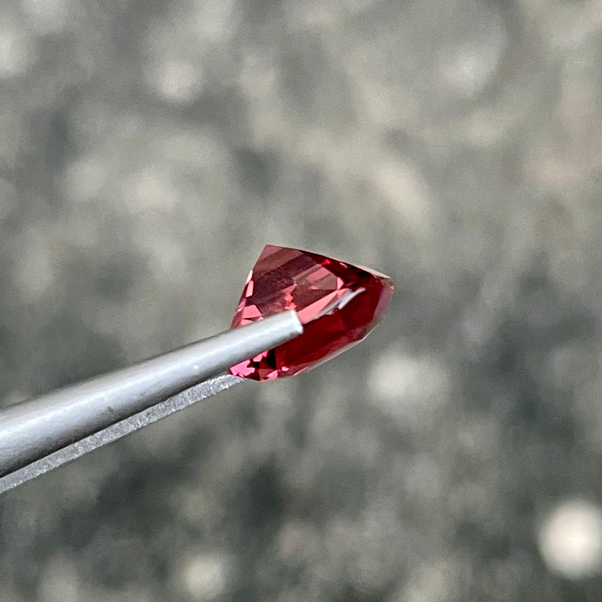 da uomo o donna 3.73 carats Bubblegum Pink Tourmaline Cushion Cut Afghan Gemstone in vendita