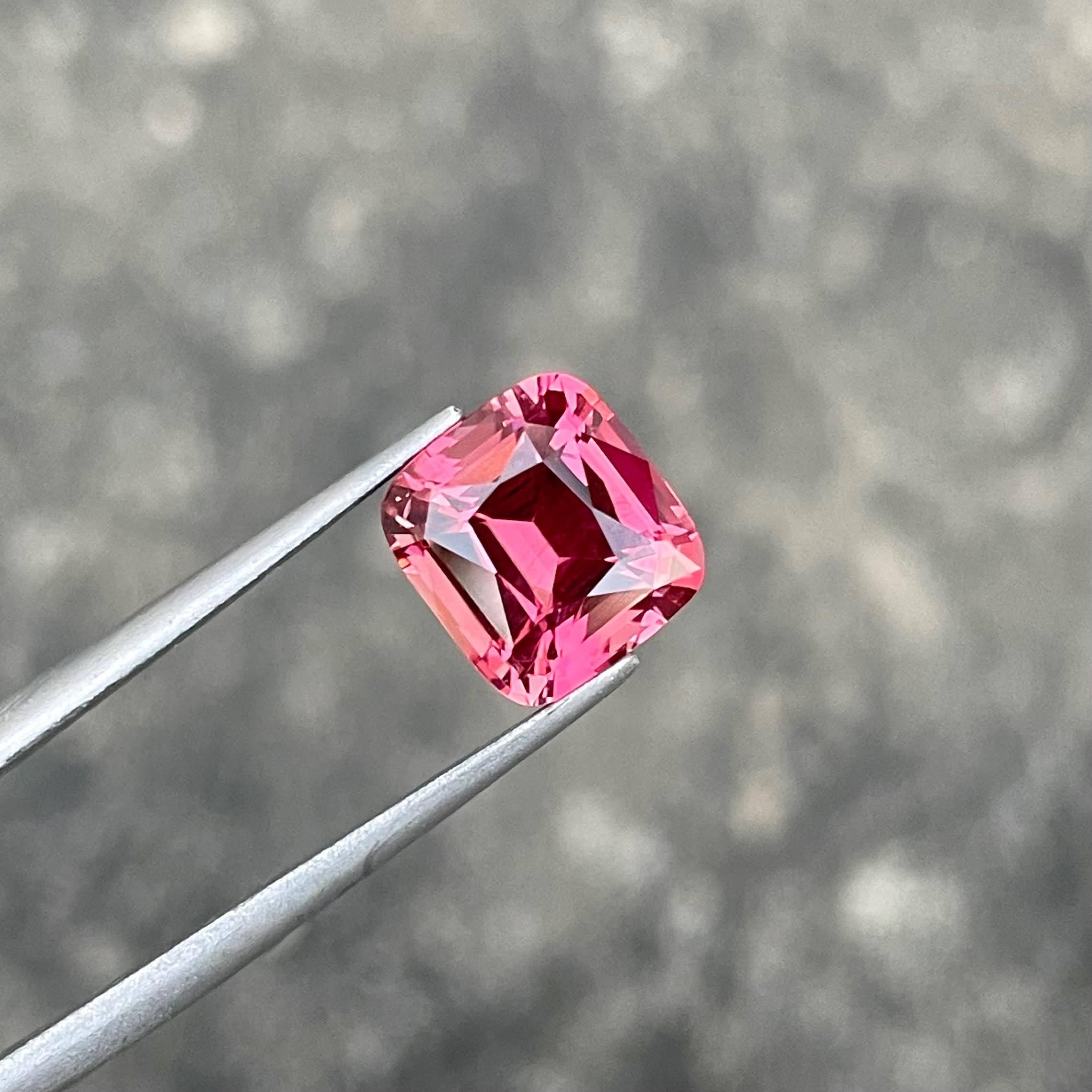 3.73 carats Bubblegum Pink Tourmaline Cushion Cut Afghan Gemstone in vendita 2