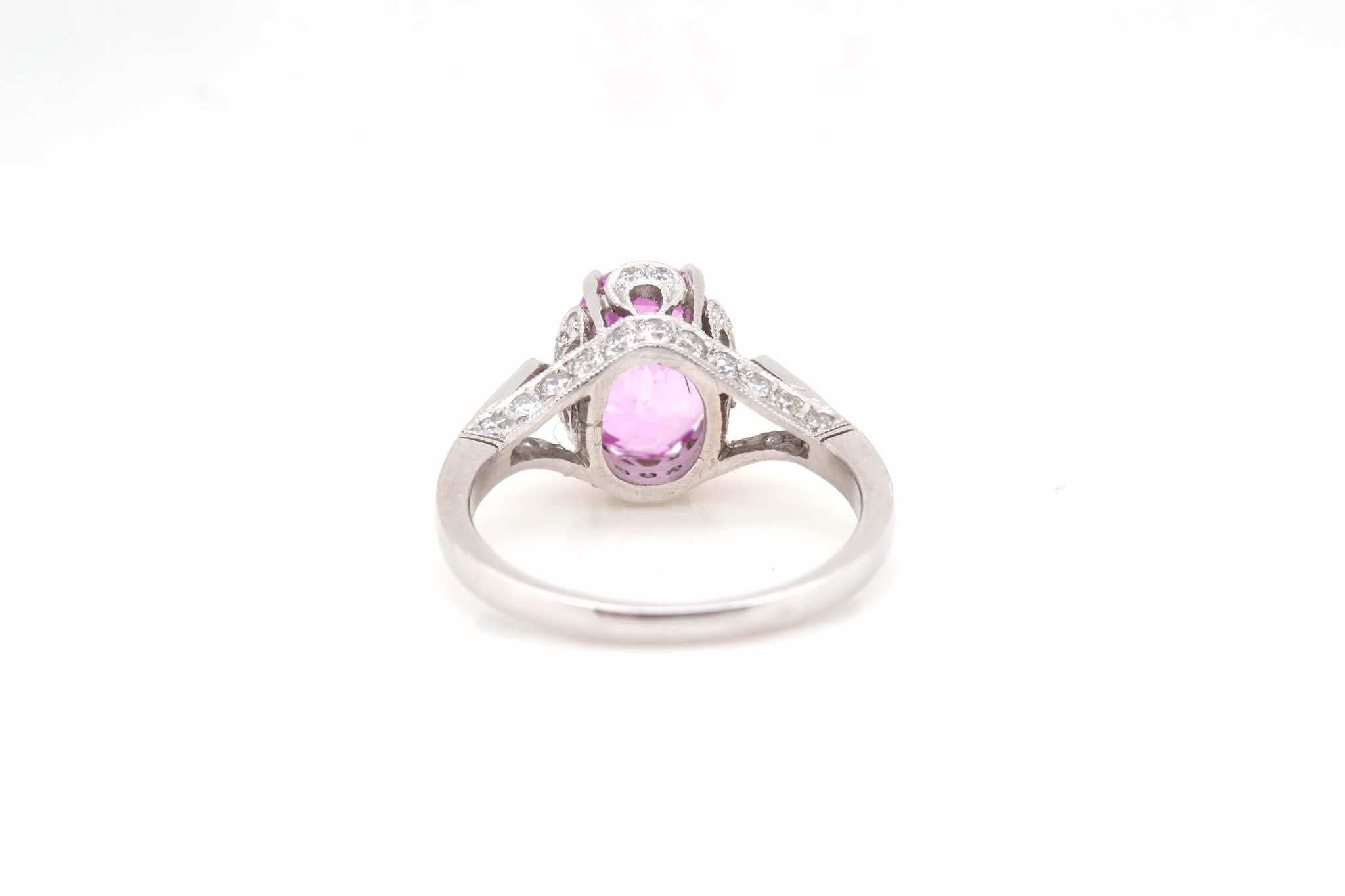 Women's or Men's  3.73 carats pink sapphire and diamonds ring For Sale