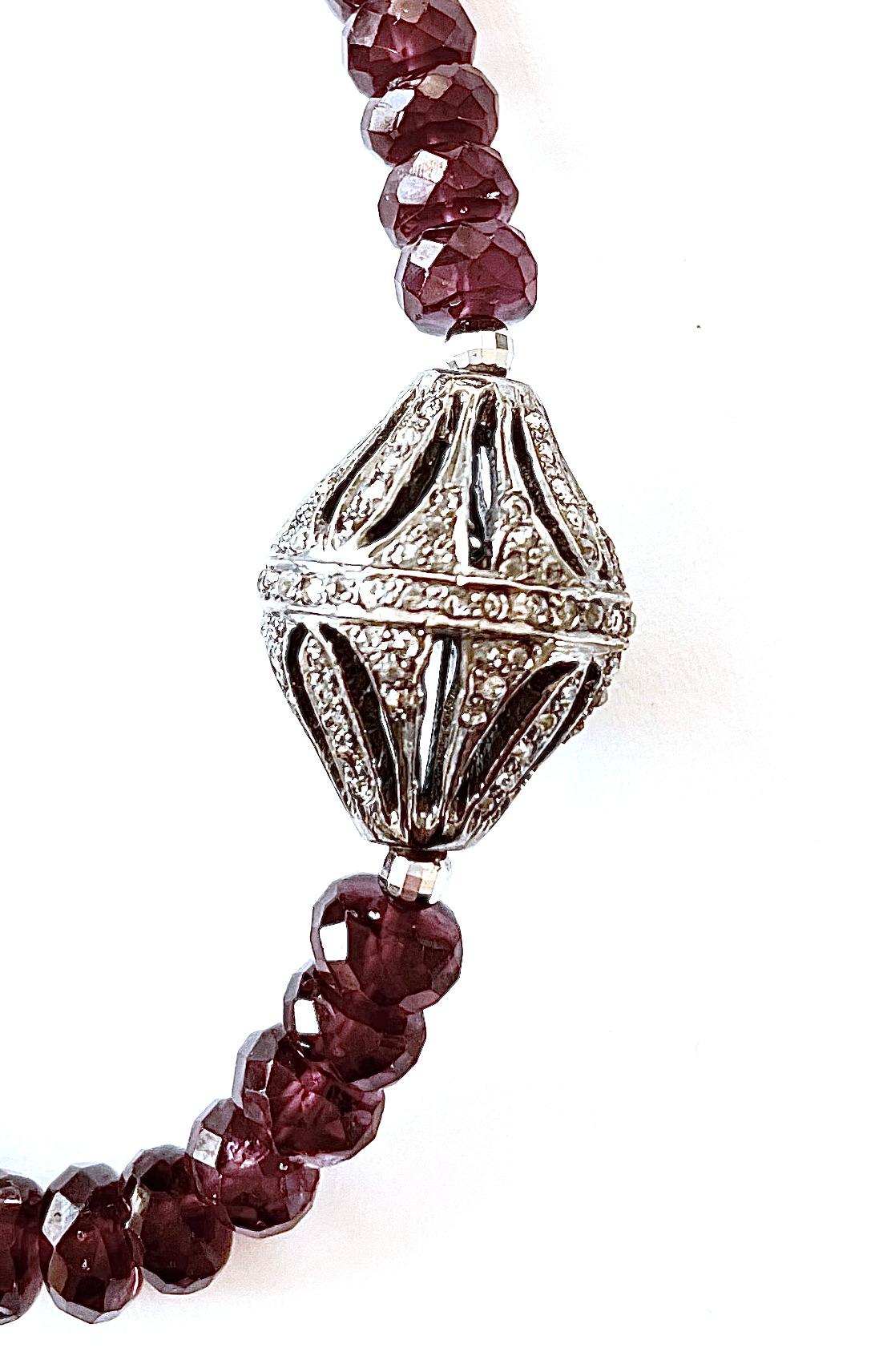 vintage garnet bead necklace