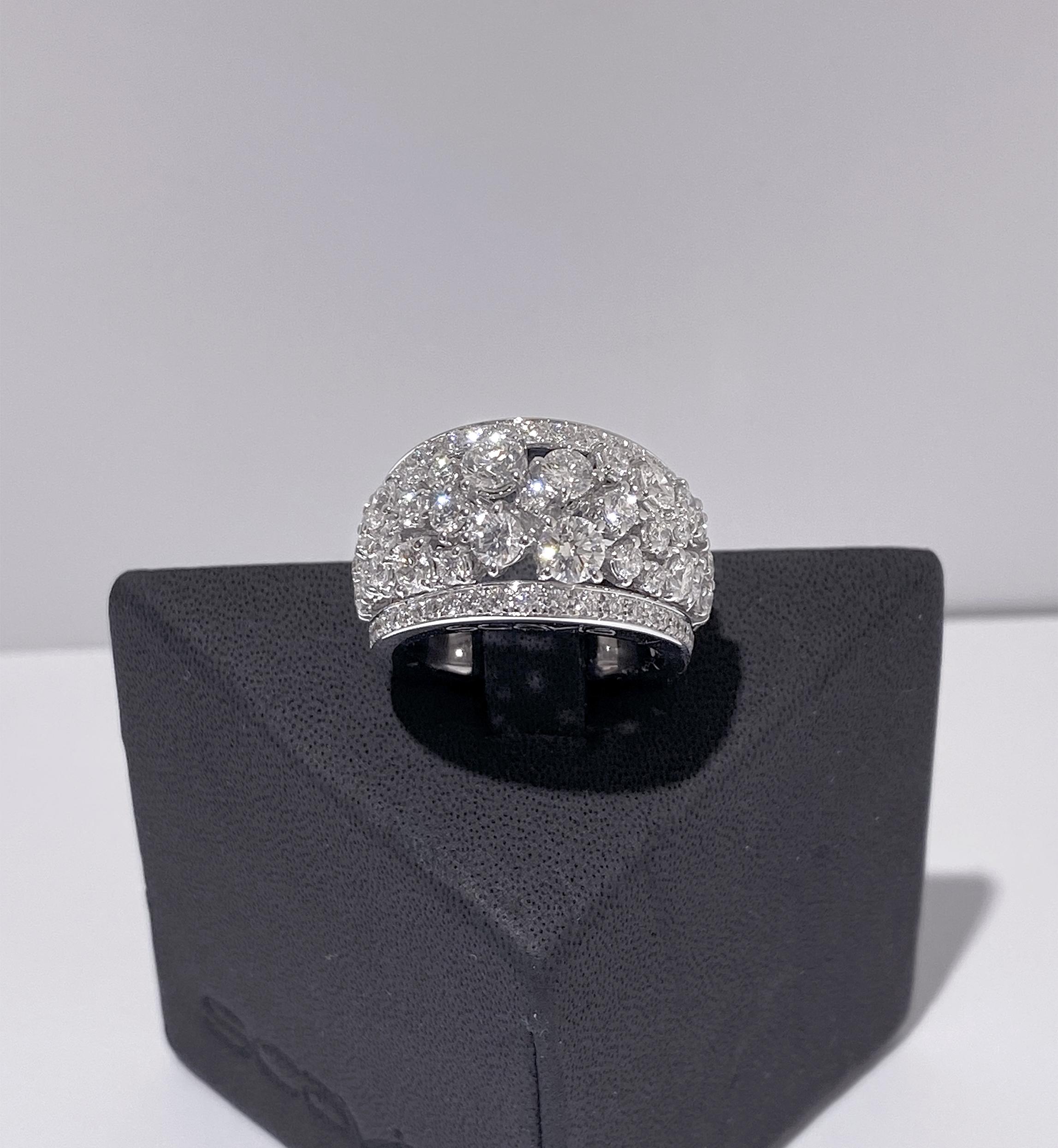 3.73 Ct SCAVIA SOL LEVANTE Fashion Band Ring Round Cut Diamonds 18K White Gold  In New Condition For Sale In Rome, IT
