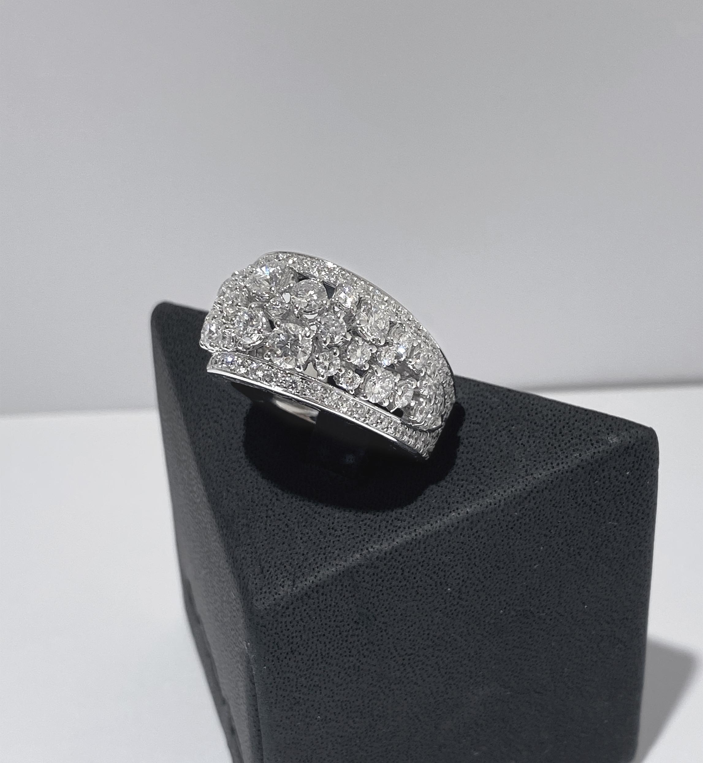 3.73 Ct SCAVIA SOL LEVANTE Fashion Band Ring Round Cut Diamonds 18K White Gold  For Sale 1