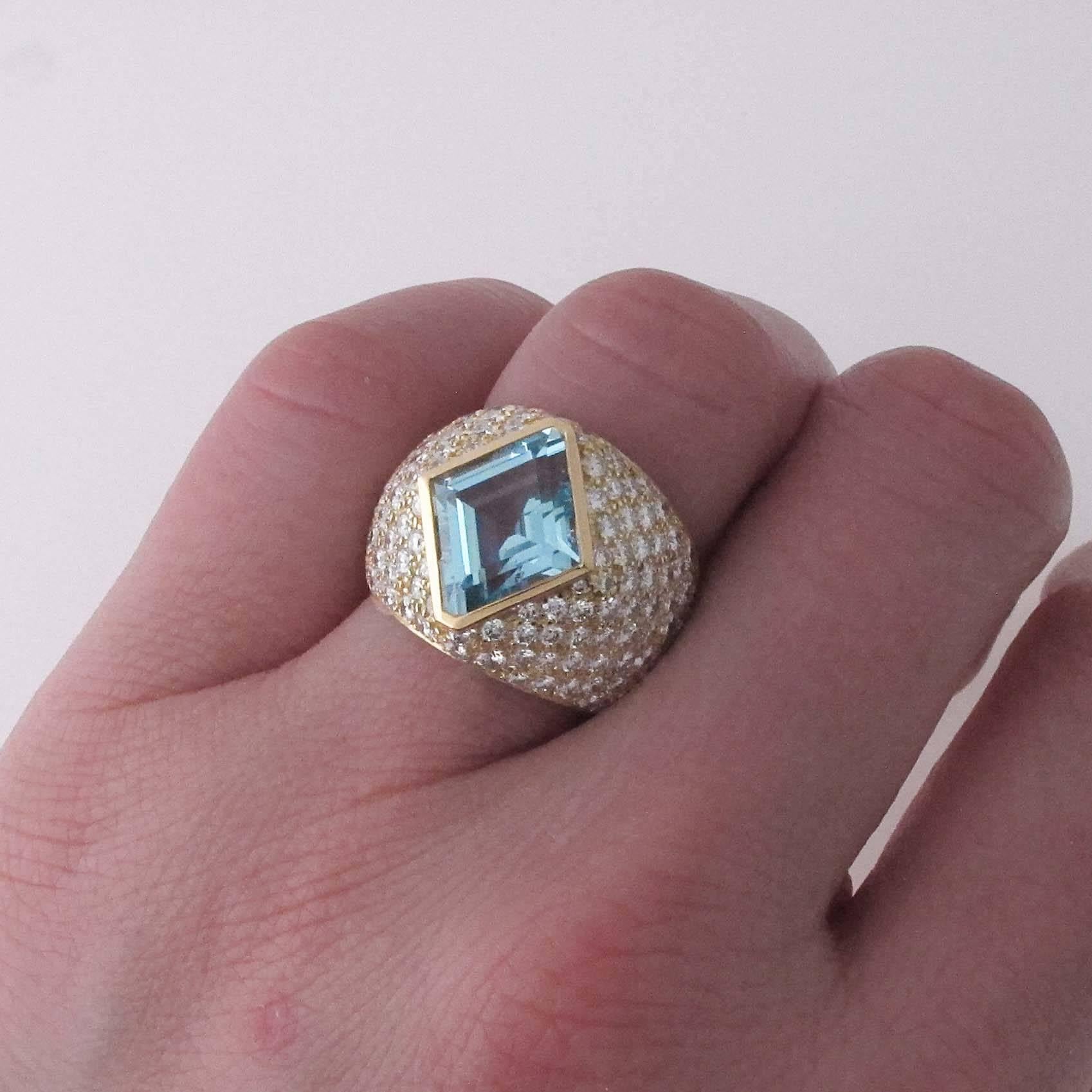3.74 Carat Aquamarine and Diamond Ring Set in 18 Karat Yellow Gold In Excellent Condition In Beverly Hills, CA