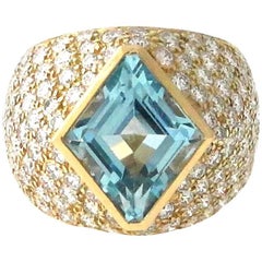 3.74 Carat Aquamarine and Diamond Ring Set in 18 Karat Yellow Gold