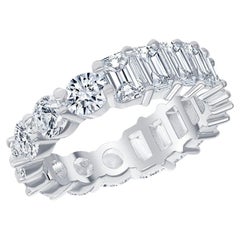 Memoryring mit 3,74 Karat Smaragd und Diamant im Rundschliff H,VS