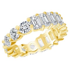 Memoryring mit 3,74 Karat Smaragd und Diamant im Rundschliff H,VS